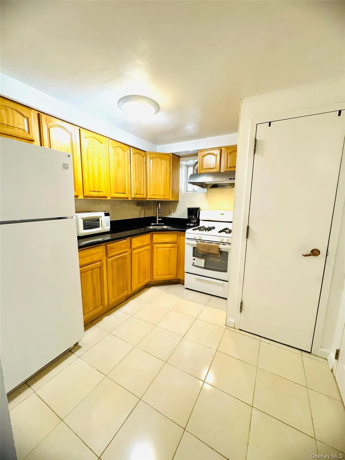 6326 99th Street, New York, NY, 2 Bedrooms Bedrooms, 5 Rooms Rooms,2 BathroomsBathrooms,Residential,For Rent,99th,0,1003584 6326 99th Street, New York, NY, 2 Bedrooms Bedrooms, 5 Rooms Rooms,2 BathroomsBathrooms,Residential,For Rent,99th,0,1003584