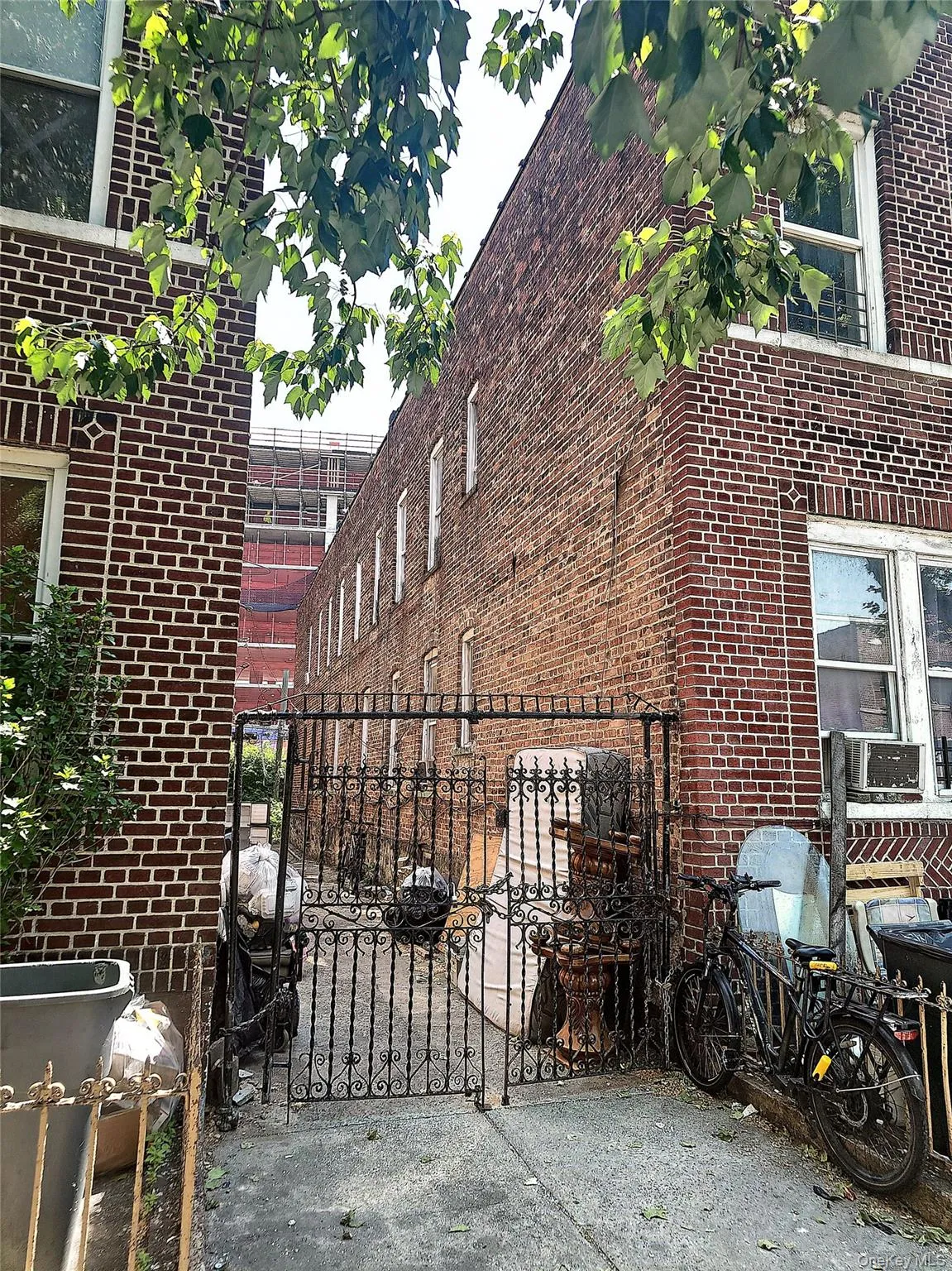 1054 Longfellow Avenue, New York, NY, 7 Bedrooms Bedrooms, 15 Rooms Rooms,4 BathroomsBathrooms,Residential Sale,For Rent,Longfellow,0,1003585 1054 Longfellow Avenue, New York, NY, 7 Bedrooms Bedrooms, 15 Rooms Rooms,4 BathroomsBathrooms,Residential Sale,For Rent,Longfellow,0,1003585