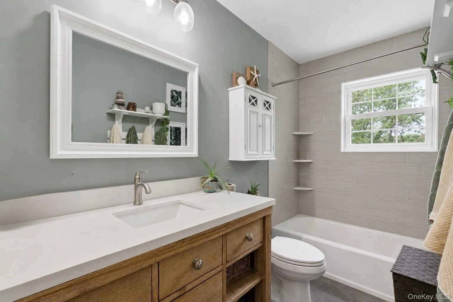 6 Lea Avenue, Brookhaven, NY, 4 Bedrooms Bedrooms, 8 Rooms Rooms,3 BathroomsBathrooms,Residential,For Rent,Lea,0,1003612 6 Lea Avenue, Brookhaven, NY, 4 Bedrooms Bedrooms, 8 Rooms Rooms,3 BathroomsBathrooms,Residential,For Rent,Lea,0,1003612
