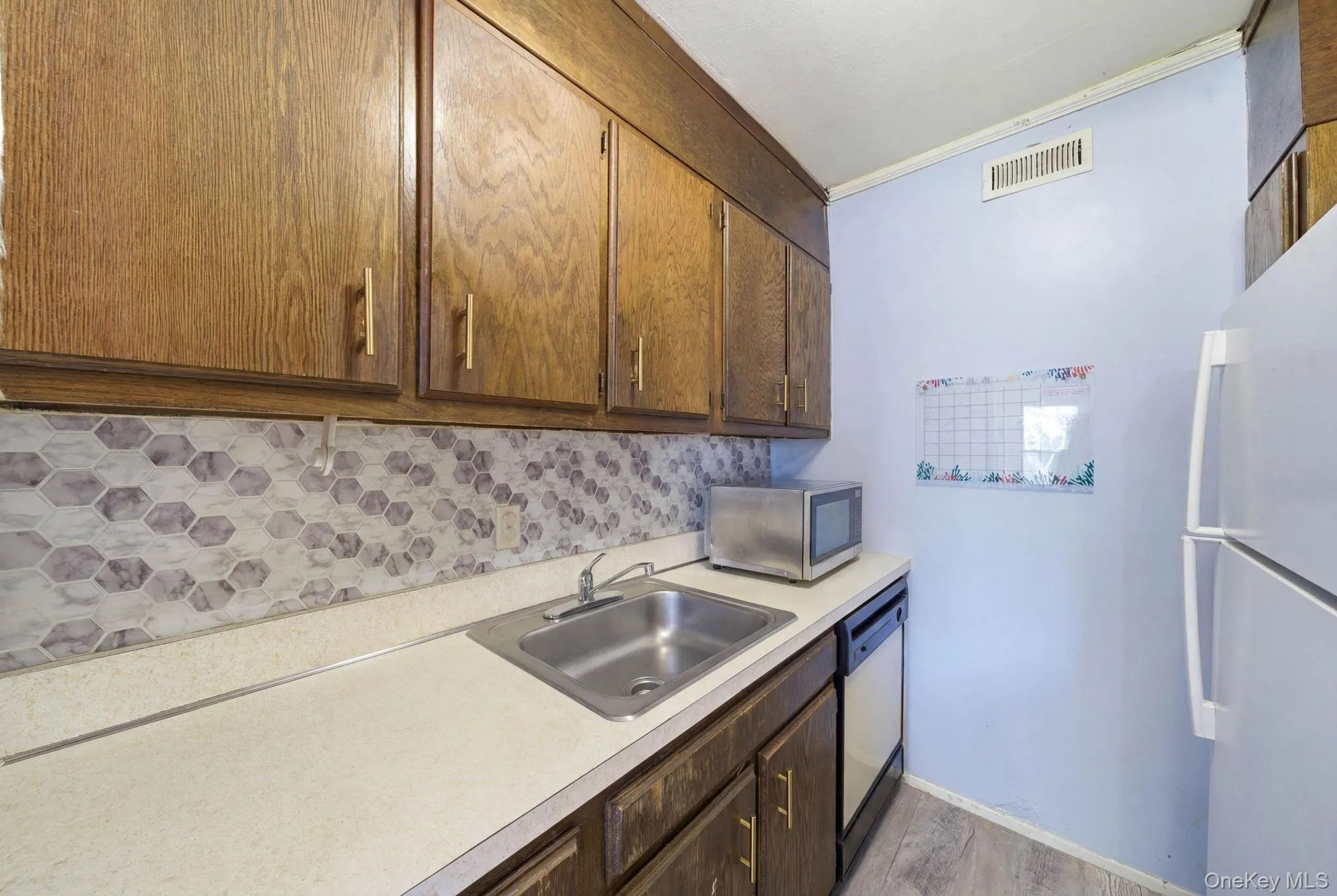 10 Artist Lake Drive, Brookhaven, NY, 1 Bedroom Bedrooms, 4 Rooms Rooms,1 BathroomBathrooms,Residential,For Rent,Artist Lake,0,1003618 10 Artist Lake Drive, Brookhaven, NY, 1 Bedroom Bedrooms, 4 Rooms Rooms,1 BathroomBathrooms,Residential,For Rent,Artist Lake,0,1003618