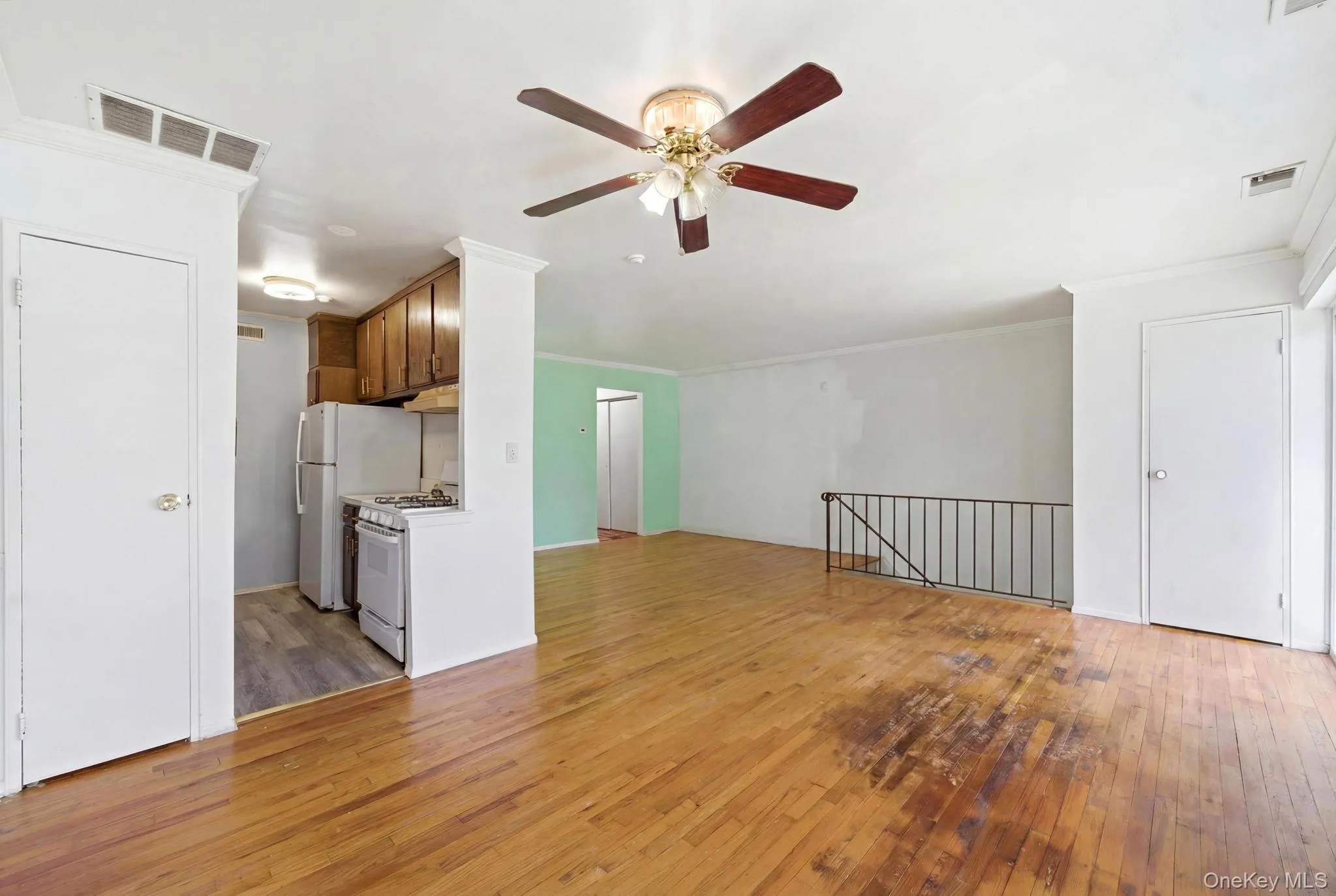 10 Artist Lake Drive, Brookhaven, NY, 1 Bedroom Bedrooms, 4 Rooms Rooms,1 BathroomBathrooms,Residential,For Rent,Artist Lake,0,1003618 10 Artist Lake Drive, Brookhaven, NY, 1 Bedroom Bedrooms, 4 Rooms Rooms,1 BathroomBathrooms,Residential,For Rent,Artist Lake,0,1003618