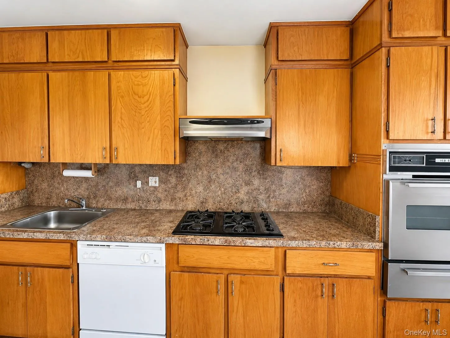 209-25 18th Avenue, New York, NY, 3 Bedrooms Bedrooms, 6 Rooms Rooms,2 BathroomsBathrooms,Residential Sale,For Rent,18th,0,1003622 209-25 18th Avenue, New York, NY, 3 Bedrooms Bedrooms, 6 Rooms Rooms,2 BathroomsBathrooms,Residential Sale,For Rent,18th,0,1003622