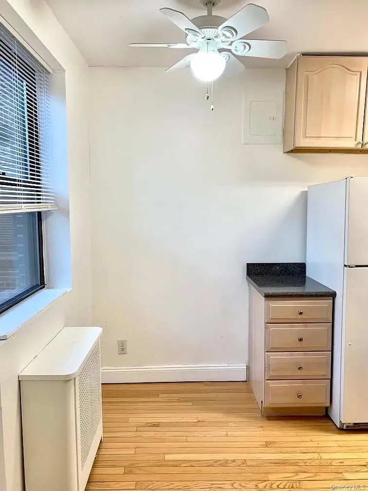 11 Greenridge Avenue, White Plains, NY, 1 Bedroom Bedrooms, 4 Rooms Rooms,1 BathroomBathrooms,Residential Lease,For Rent,Greenridge,0,1003623 11 Greenridge Avenue, White Plains, NY, 1 Bedroom Bedrooms, 4 Rooms Rooms,1 BathroomBathrooms,Residential Lease,For Rent,Greenridge,0,1003623
