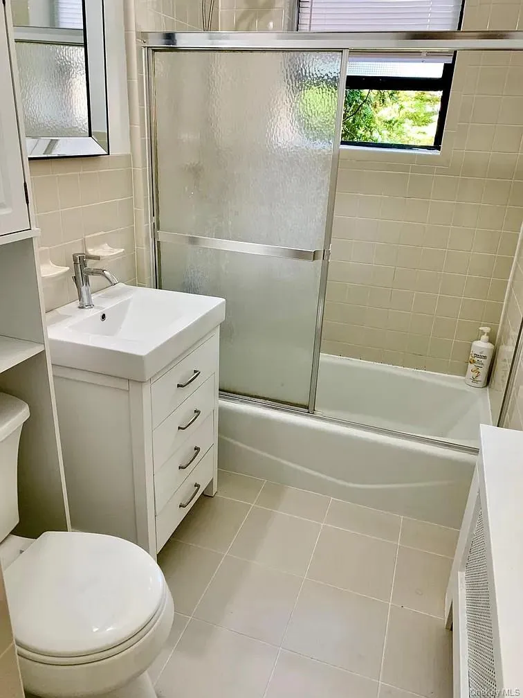 11 Greenridge Avenue, White Plains, NY, 1 Bedroom Bedrooms, 4 Rooms Rooms,1 BathroomBathrooms,Residential Lease,For Rent,Greenridge,0,1003623 11 Greenridge Avenue, White Plains, NY, 1 Bedroom Bedrooms, 4 Rooms Rooms,1 BathroomBathrooms,Residential Lease,For Rent,Greenridge,0,1003623