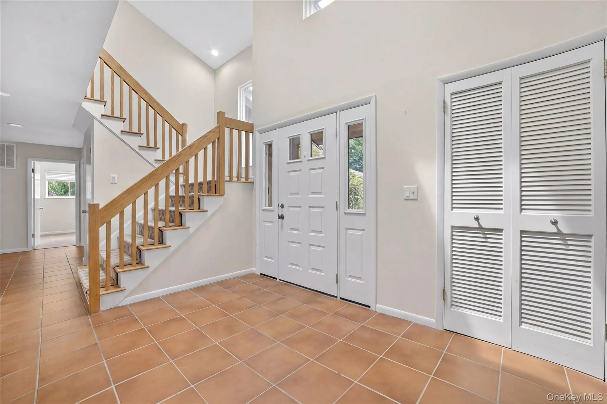 2 Story Entry with Closets 2 Story Entry with Closets
