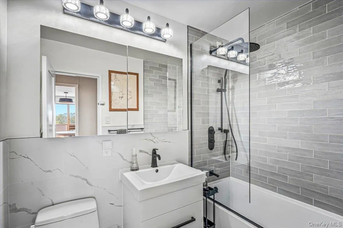18-15 215th Street, New York, NY, 2 Bedrooms Bedrooms, 5 Rooms Rooms,2 BathroomsBathrooms,Residential,For Rent,215th,0,1003636 18-15 215th Street, New York, NY, 2 Bedrooms Bedrooms, 5 Rooms Rooms,2 BathroomsBathrooms,Residential,For Rent,215th,0,1003636