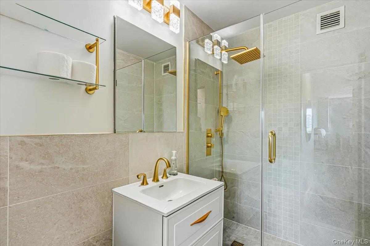 18-15 215th Street, New York, NY, 2 Bedrooms Bedrooms, 5 Rooms Rooms,2 BathroomsBathrooms,Residential,For Rent,215th,0,1003636 18-15 215th Street, New York, NY, 2 Bedrooms Bedrooms, 5 Rooms Rooms,2 BathroomsBathrooms,Residential,For Rent,215th,0,1003636