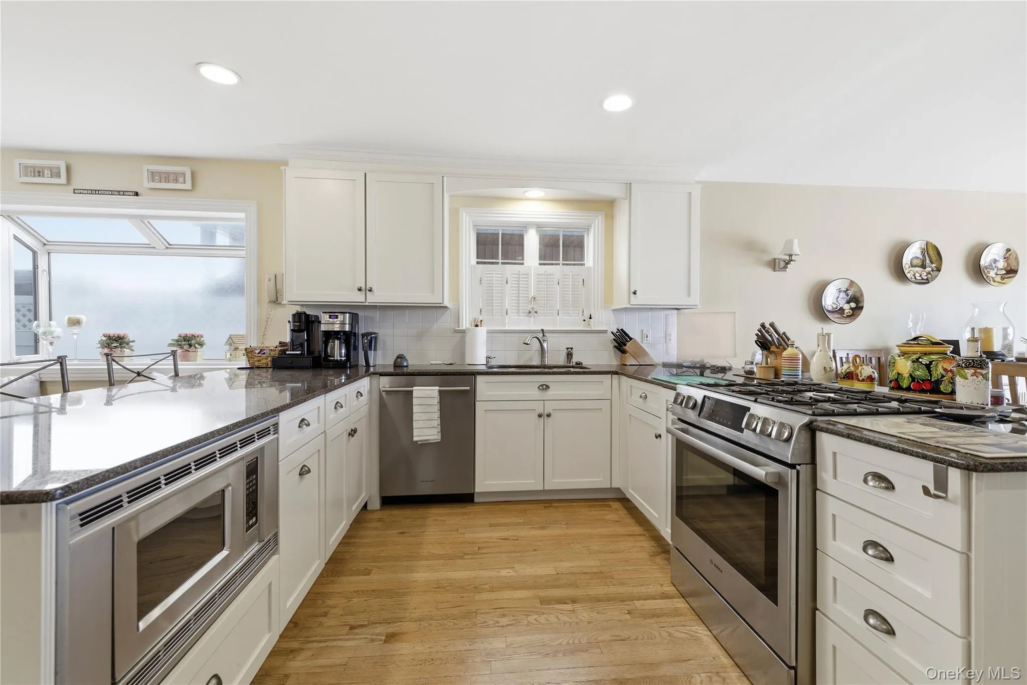 19 Oak Shore Drive, Oyster Bay, NY, 4 Bedrooms Bedrooms, 7 Rooms Rooms,3 BathroomsBathrooms,Residential,For Rent,Oak Shore,0,1003640 19 Oak Shore Drive, Oyster Bay, NY, 4 Bedrooms Bedrooms, 7 Rooms Rooms,3 BathroomsBathrooms,Residential,For Rent,Oak Shore,0,1003640