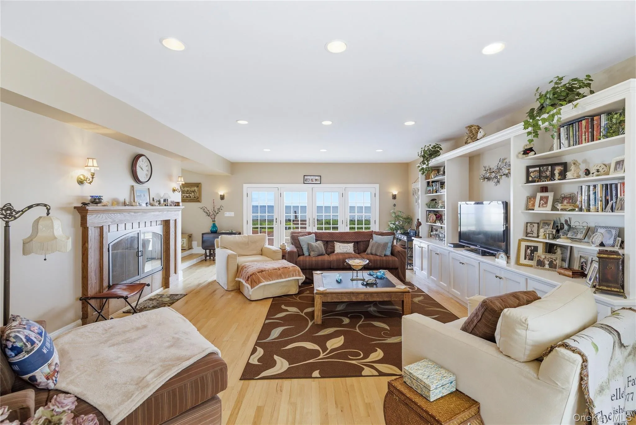 19 Oak Shore Drive, Oyster Bay, NY, 4 Bedrooms Bedrooms, 7 Rooms Rooms,3 BathroomsBathrooms,Residential,For Rent,Oak Shore,0,1003640 19 Oak Shore Drive, Oyster Bay, NY, 4 Bedrooms Bedrooms, 7 Rooms Rooms,3 BathroomsBathrooms,Residential,For Rent,Oak Shore,0,1003640