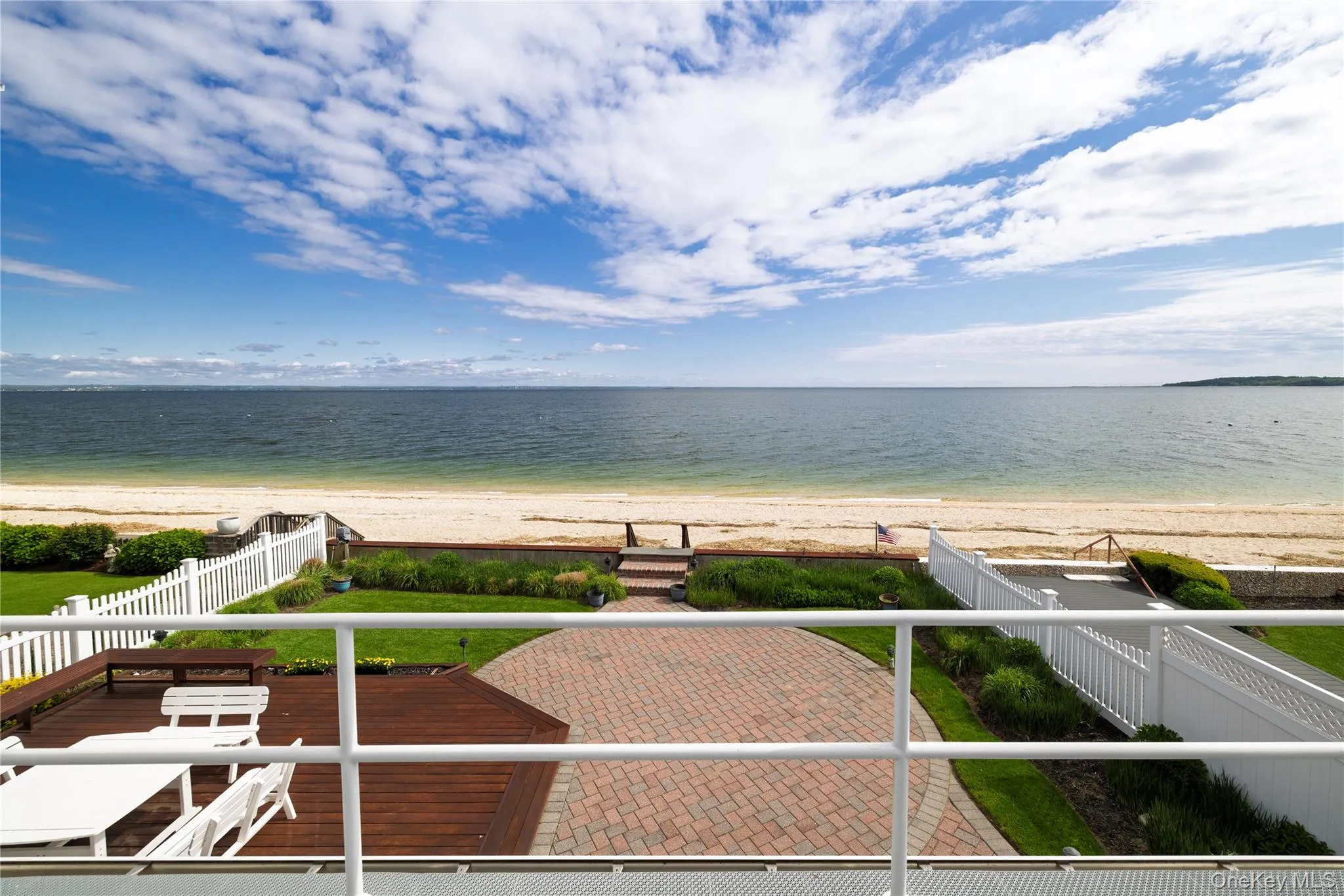 19 Oak Shore Drive, Oyster Bay, NY, 4 Bedrooms Bedrooms, 7 Rooms Rooms,3 BathroomsBathrooms,Residential,For Rent,Oak Shore,0,1003640 19 Oak Shore Drive, Oyster Bay, NY, 4 Bedrooms Bedrooms, 7 Rooms Rooms,3 BathroomsBathrooms,Residential,For Rent,Oak Shore,0,1003640