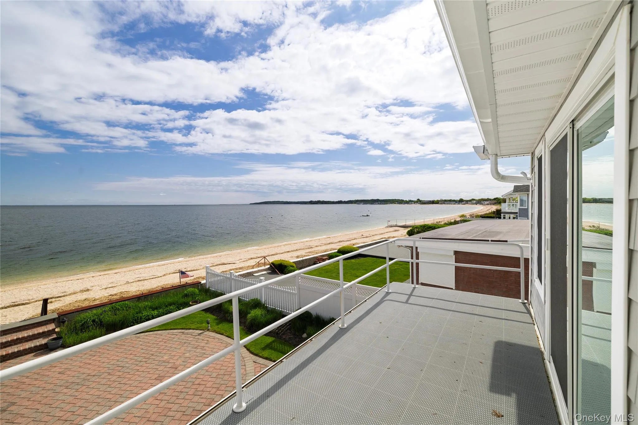19 Oak Shore Drive, Oyster Bay, NY, 4 Bedrooms Bedrooms, 7 Rooms Rooms,3 BathroomsBathrooms,Residential,For Rent,Oak Shore,0,1003640 19 Oak Shore Drive, Oyster Bay, NY, 4 Bedrooms Bedrooms, 7 Rooms Rooms,3 BathroomsBathrooms,Residential,For Rent,Oak Shore,0,1003640