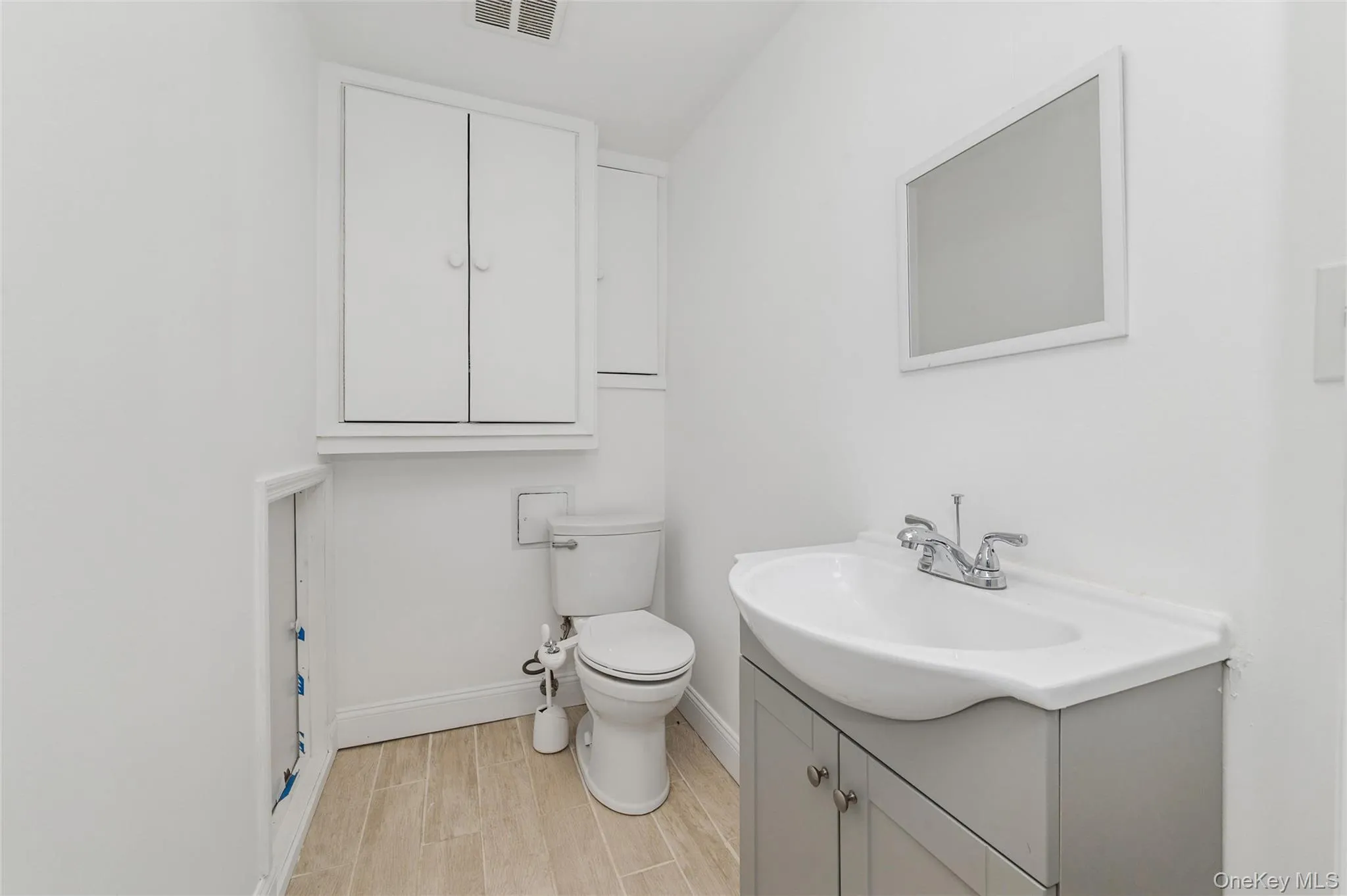 15 Belmont Boulevard, Hempstead, NY, 4 Bedrooms Bedrooms, 10 Rooms Rooms,2 BathroomsBathrooms,Residential,For Rent,Belmont,0,1003647 15 Belmont Boulevard, Hempstead, NY, 4 Bedrooms Bedrooms, 10 Rooms Rooms,2 BathroomsBathrooms,Residential,For Rent,Belmont,0,1003647