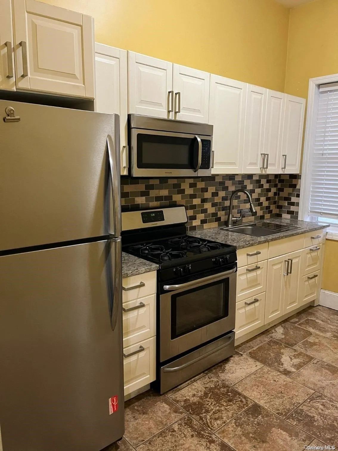 318 Jericho Tpk, Hempstead, NY, 1 Bedroom Bedrooms, 3 Rooms Rooms,1 BathroomBathrooms,Residential Lease,For Rent,Jericho Tpk,0,1003648 318 Jericho Tpk, Hempstead, NY, 1 Bedroom Bedrooms, 3 Rooms Rooms,1 BathroomBathrooms,Residential Lease,For Rent,Jericho Tpk,0,1003648