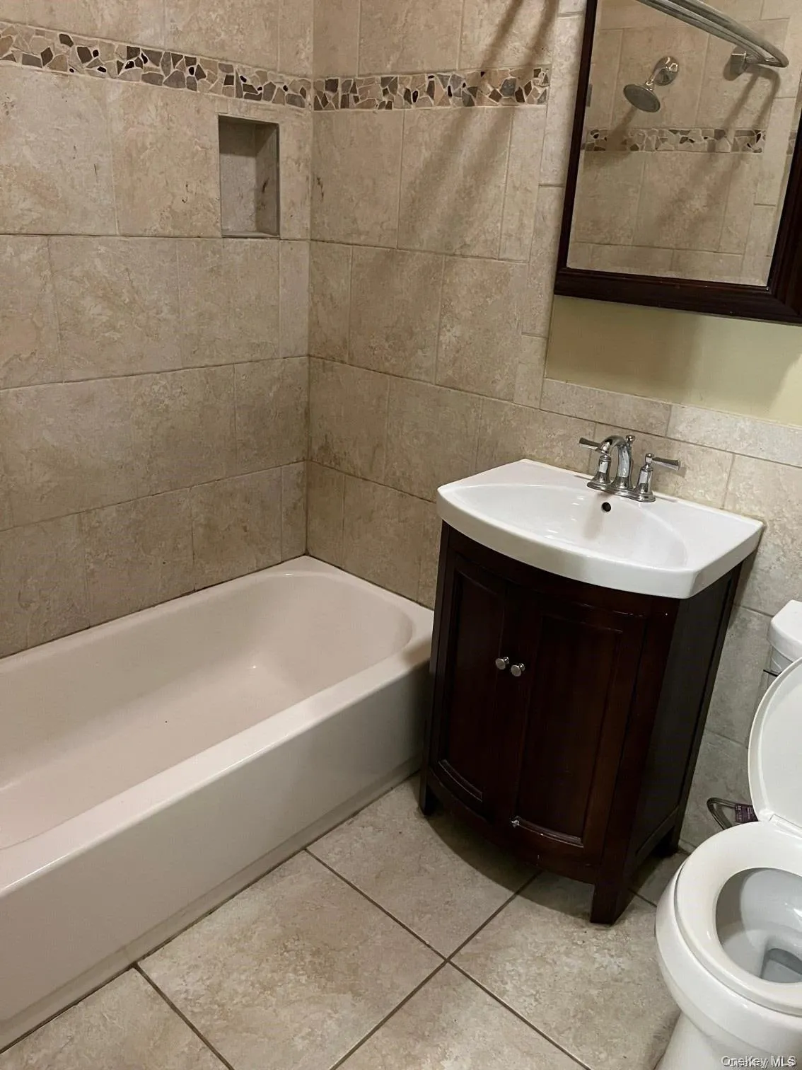 318 Jericho Tpk, Hempstead, NY, 1 Bedroom Bedrooms, 3 Rooms Rooms,1 BathroomBathrooms,Residential Lease,For Rent,Jericho Tpk,0,1003648 318 Jericho Tpk, Hempstead, NY, 1 Bedroom Bedrooms, 3 Rooms Rooms,1 BathroomBathrooms,Residential Lease,For Rent,Jericho Tpk,0,1003648