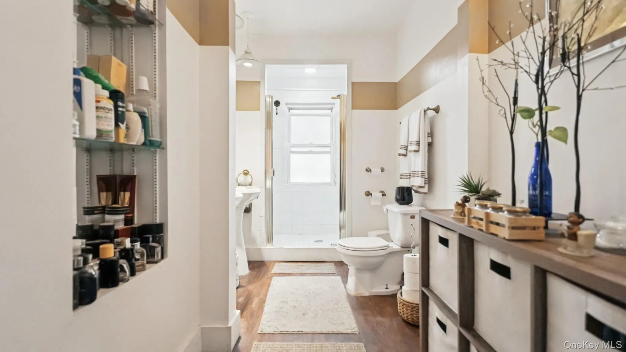 2nd bathroom 2nd bathroom