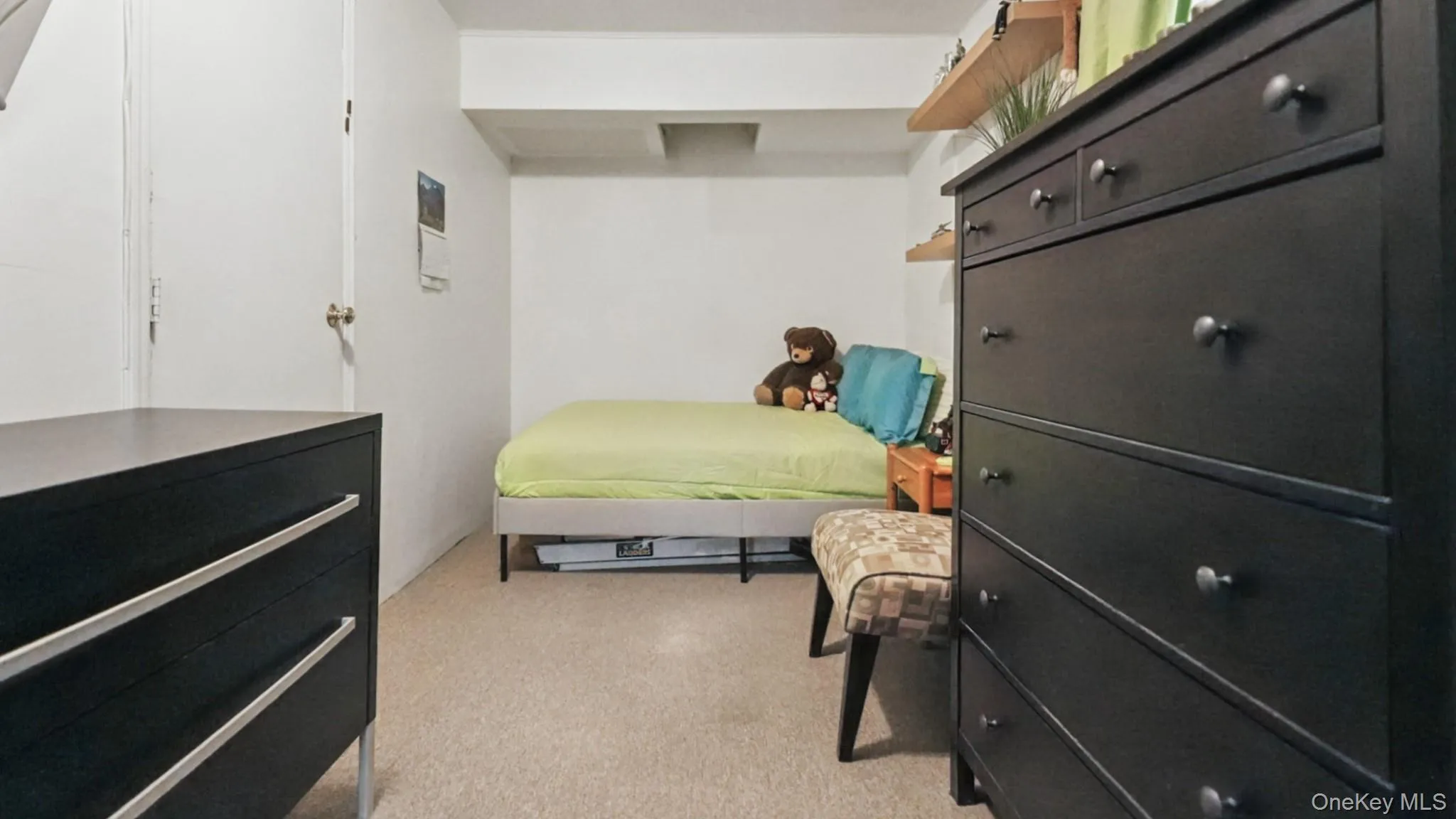 2nd bedroom-1st angle 2nd bedroom-1st angle