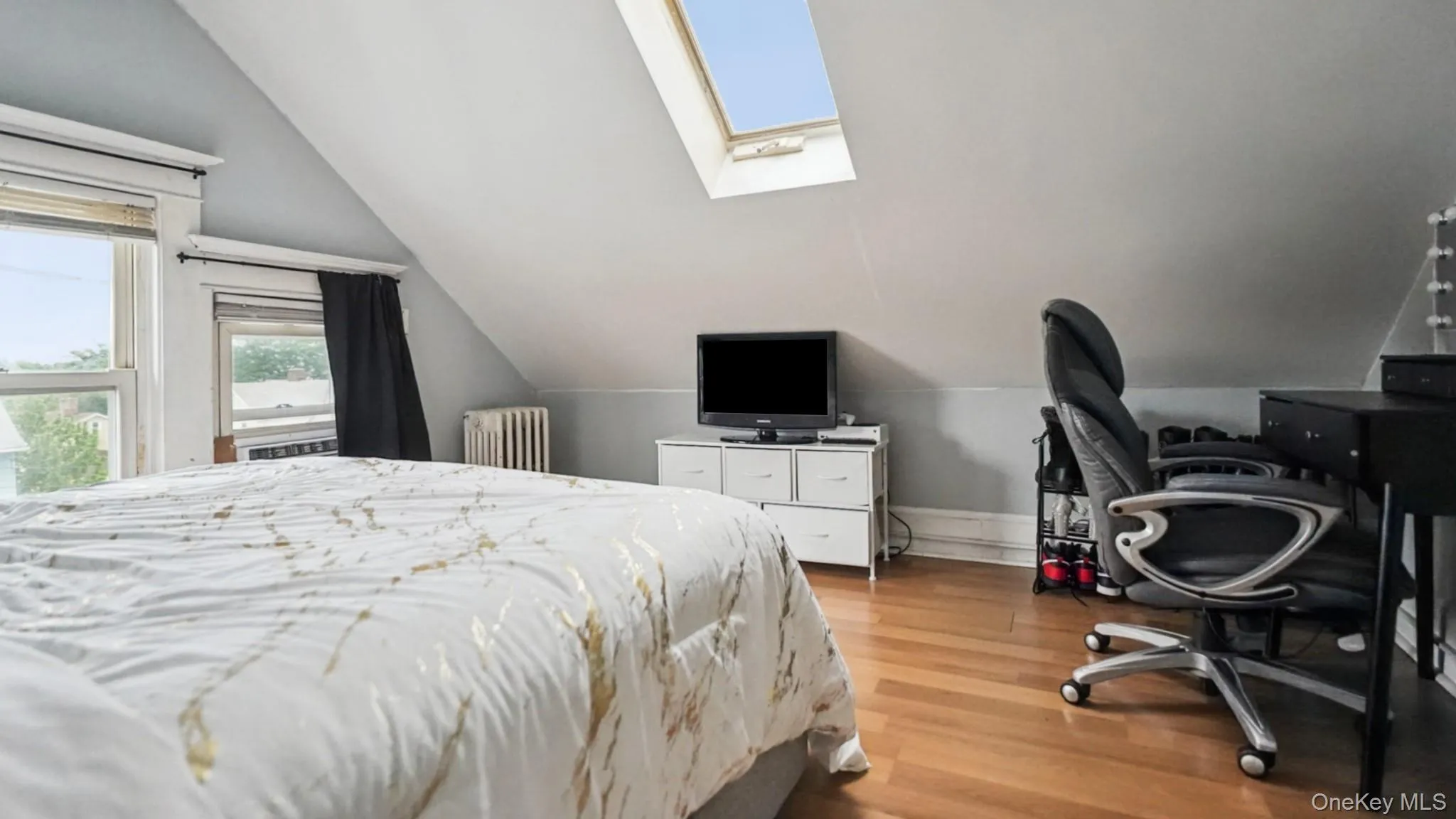 4th bedroom-1st angle 4th bedroom-1st angle