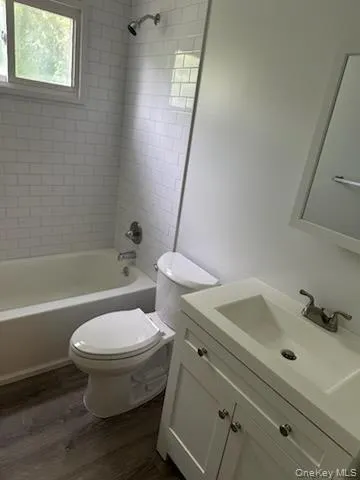 360 Larkfield Road, Huntington, NY, 2 Bedrooms Bedrooms, 4 Rooms Rooms,1 BathroomBathrooms,Residential Lease,For Rent,Larkfield,0,1003665 360 Larkfield Road, Huntington, NY, 2 Bedrooms Bedrooms, 4 Rooms Rooms,1 BathroomBathrooms,Residential Lease,For Rent,Larkfield,0,1003665