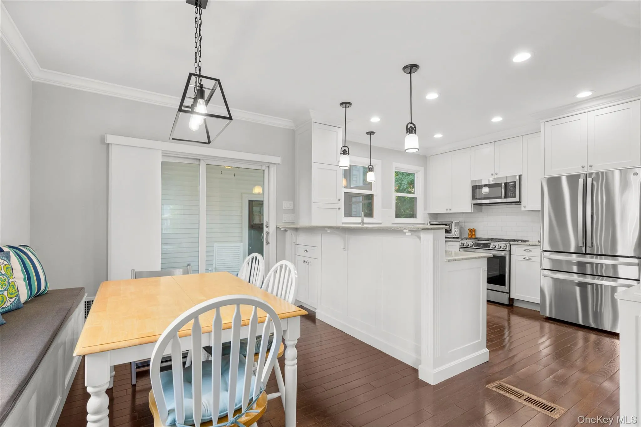10 Bogert Place, Yonkers, NY, 5 Bedrooms Bedrooms, 12 Rooms Rooms,5 BathroomsBathrooms,Residential,For Rent,Bogert,0,1003668 10 Bogert Place, Yonkers, NY, 5 Bedrooms Bedrooms, 12 Rooms Rooms,5 BathroomsBathrooms,Residential,For Rent,Bogert,0,1003668