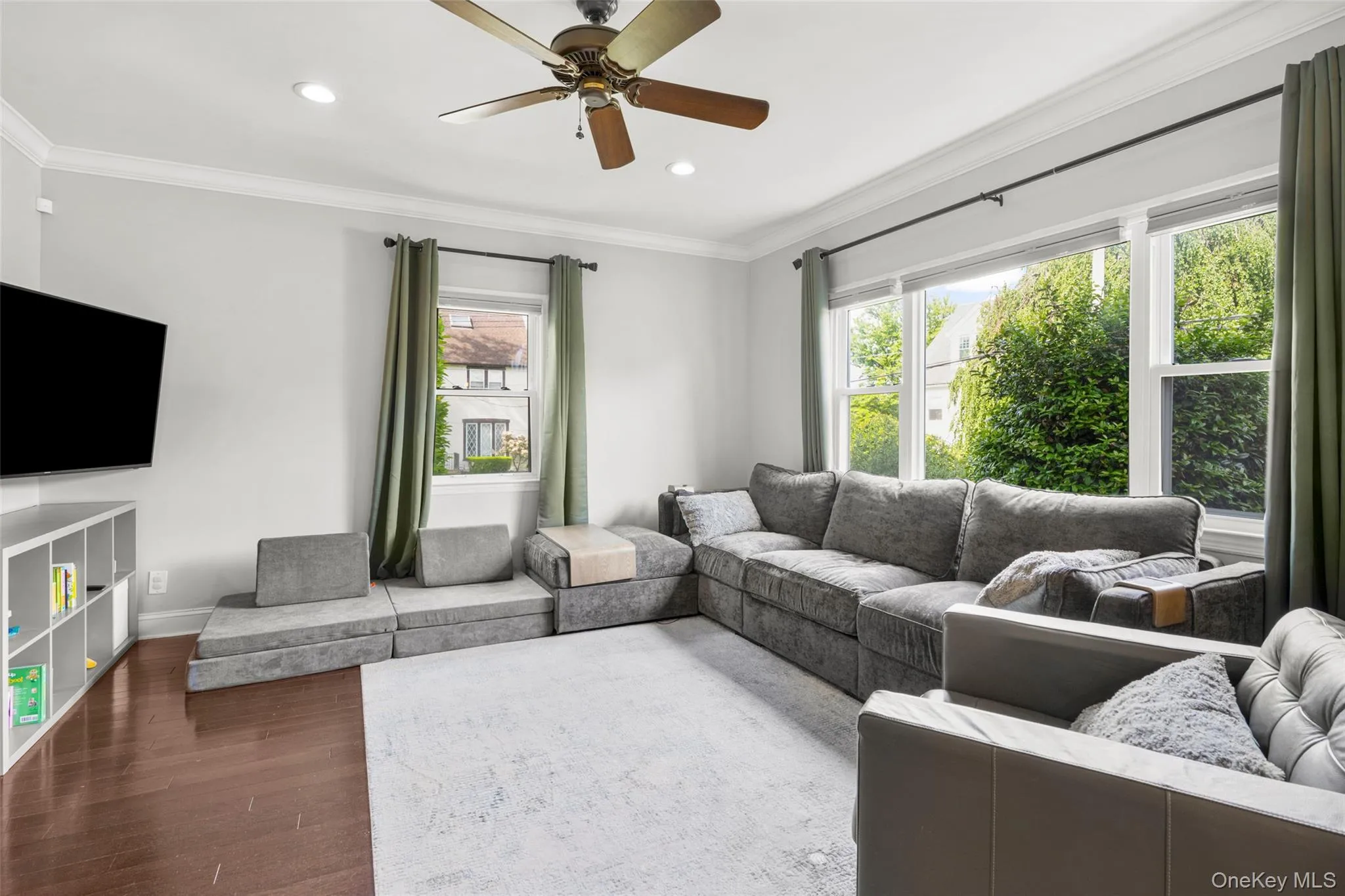 10 Bogert Place, Yonkers, NY, 5 Bedrooms Bedrooms, 12 Rooms Rooms,5 BathroomsBathrooms,Residential,For Rent,Bogert,0,1003668 10 Bogert Place, Yonkers, NY, 5 Bedrooms Bedrooms, 12 Rooms Rooms,5 BathroomsBathrooms,Residential,For Rent,Bogert,0,1003668