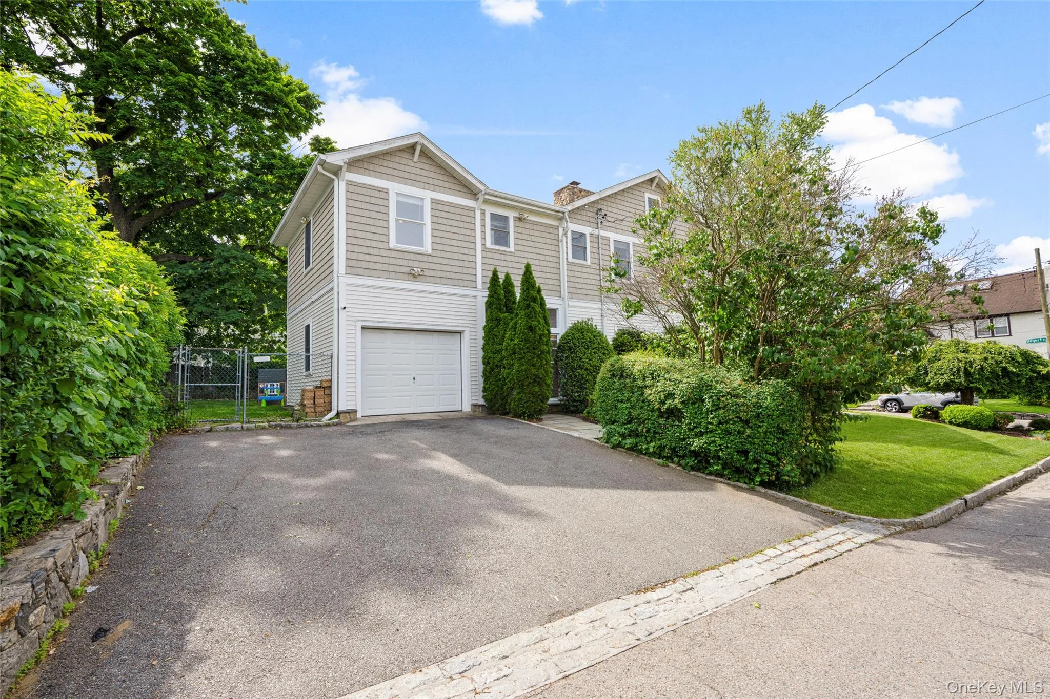 10 Bogert Place, Yonkers, NY, 5 Bedrooms Bedrooms, 12 Rooms Rooms,5 BathroomsBathrooms,Residential,For Rent,Bogert,0,1003668 10 Bogert Place, Yonkers, NY, 5 Bedrooms Bedrooms, 12 Rooms Rooms,5 BathroomsBathrooms,Residential,For Rent,Bogert,0,1003668