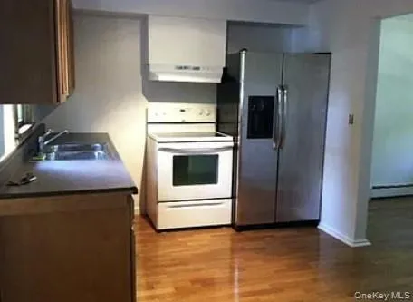 130 Park Avenue, Oyster Bay, NY, 3 Bedrooms Bedrooms, 6 Rooms Rooms,1 BathroomBathrooms,Residential,For Rent,Park,0,1003670 130 Park Avenue, Oyster Bay, NY, 3 Bedrooms Bedrooms, 6 Rooms Rooms,1 BathroomBathrooms,Residential,For Rent,Park,0,1003670