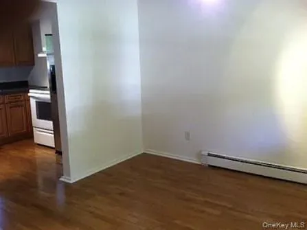 130 Park Avenue, Oyster Bay, NY, 3 Bedrooms Bedrooms, 6 Rooms Rooms,1 BathroomBathrooms,Residential,For Rent,Park,0,1003670 130 Park Avenue, Oyster Bay, NY, 3 Bedrooms Bedrooms, 6 Rooms Rooms,1 BathroomBathrooms,Residential,For Rent,Park,0,1003670