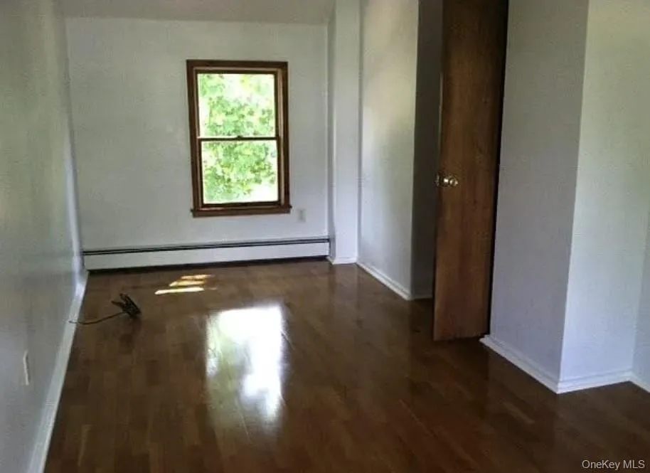 130 Park Avenue, Oyster Bay, NY, 3 Bedrooms Bedrooms, 6 Rooms Rooms,1 BathroomBathrooms,Residential,For Rent,Park,0,1003670 130 Park Avenue, Oyster Bay, NY, 3 Bedrooms Bedrooms, 6 Rooms Rooms,1 BathroomBathrooms,Residential,For Rent,Park,0,1003670