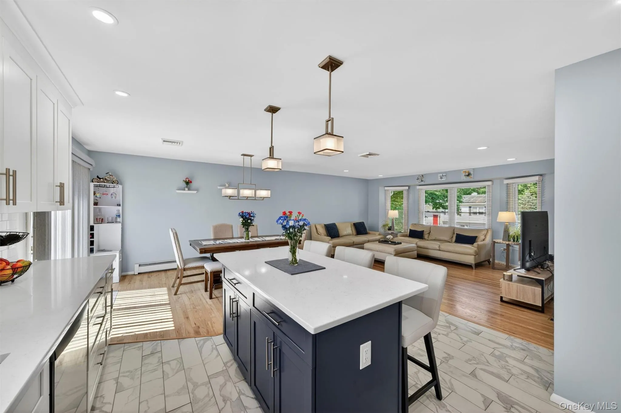 The kitchen island has storage! The kitchen island has storage!