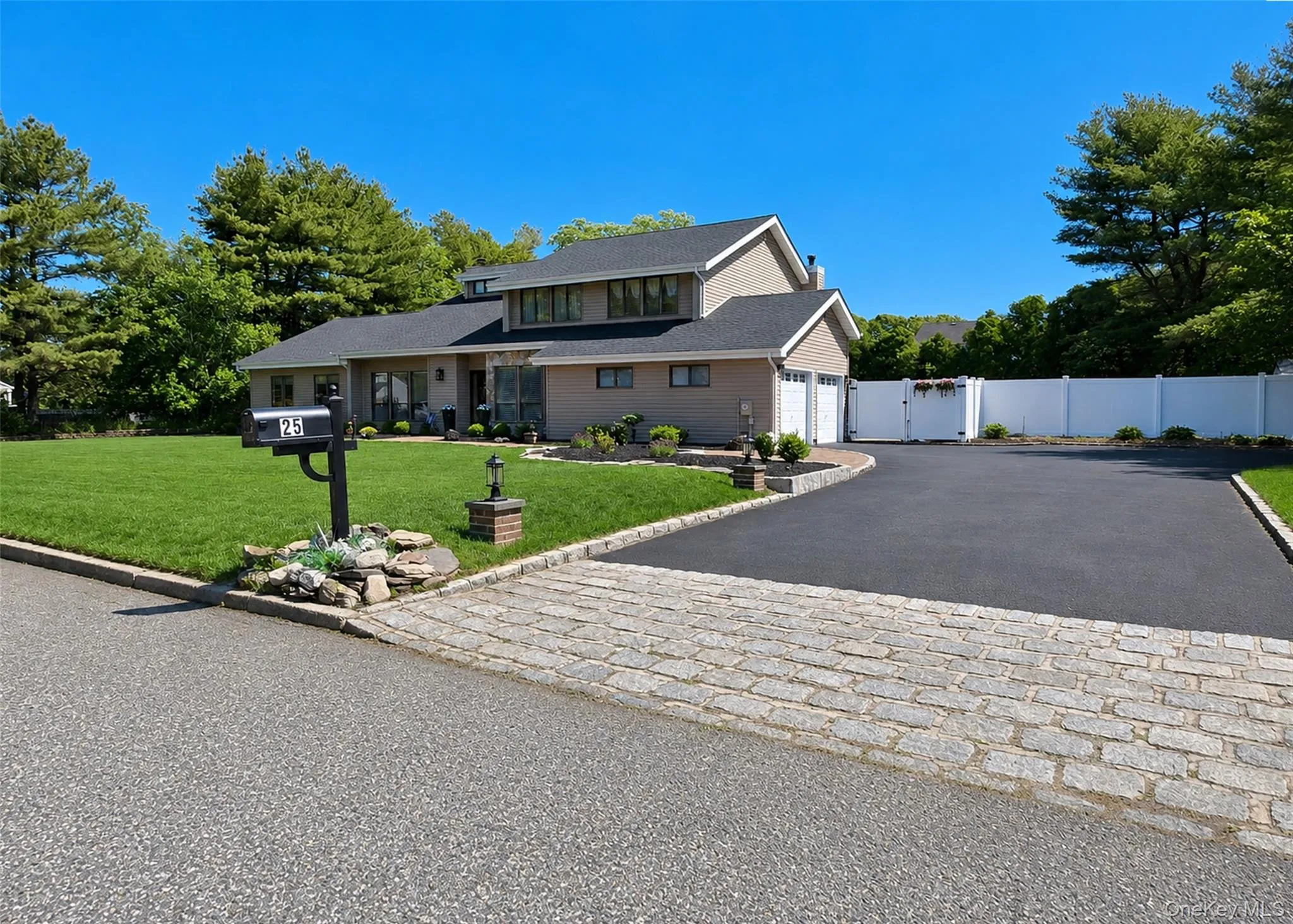 25 Vineyard Way, Brookhaven, NY, 3 Bedrooms Bedrooms, 9 Rooms Rooms,2 BathroomsBathrooms,Residential,For Rent,Vineyard,0,1003673 25 Vineyard Way, Brookhaven, NY, 3 Bedrooms Bedrooms, 9 Rooms Rooms,2 BathroomsBathrooms,Residential,For Rent,Vineyard,0,1003673