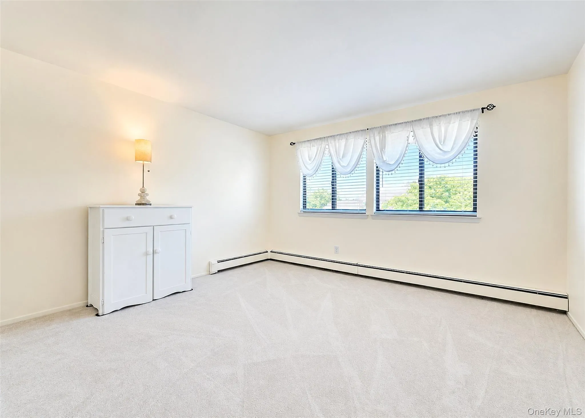 25 Vineyard Way, Brookhaven, NY, 3 Bedrooms Bedrooms, 9 Rooms Rooms,2 BathroomsBathrooms,Residential,For Rent,Vineyard,0,1003673 25 Vineyard Way, Brookhaven, NY, 3 Bedrooms Bedrooms, 9 Rooms Rooms,2 BathroomsBathrooms,Residential,For Rent,Vineyard,0,1003673