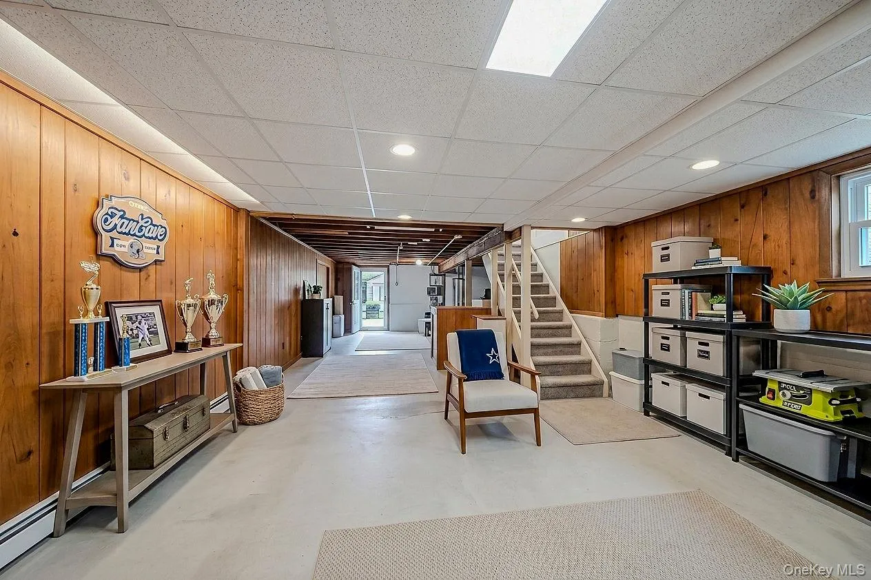 2802 Miles Avenue, New York, NY, 3 Bedrooms Bedrooms, 4 Rooms Rooms,2 BathroomsBathrooms,Residential,For Rent,Miles,0,1003681 2802 Miles Avenue, New York, NY, 3 Bedrooms Bedrooms, 4 Rooms Rooms,2 BathroomsBathrooms,Residential,For Rent,Miles,0,1003681