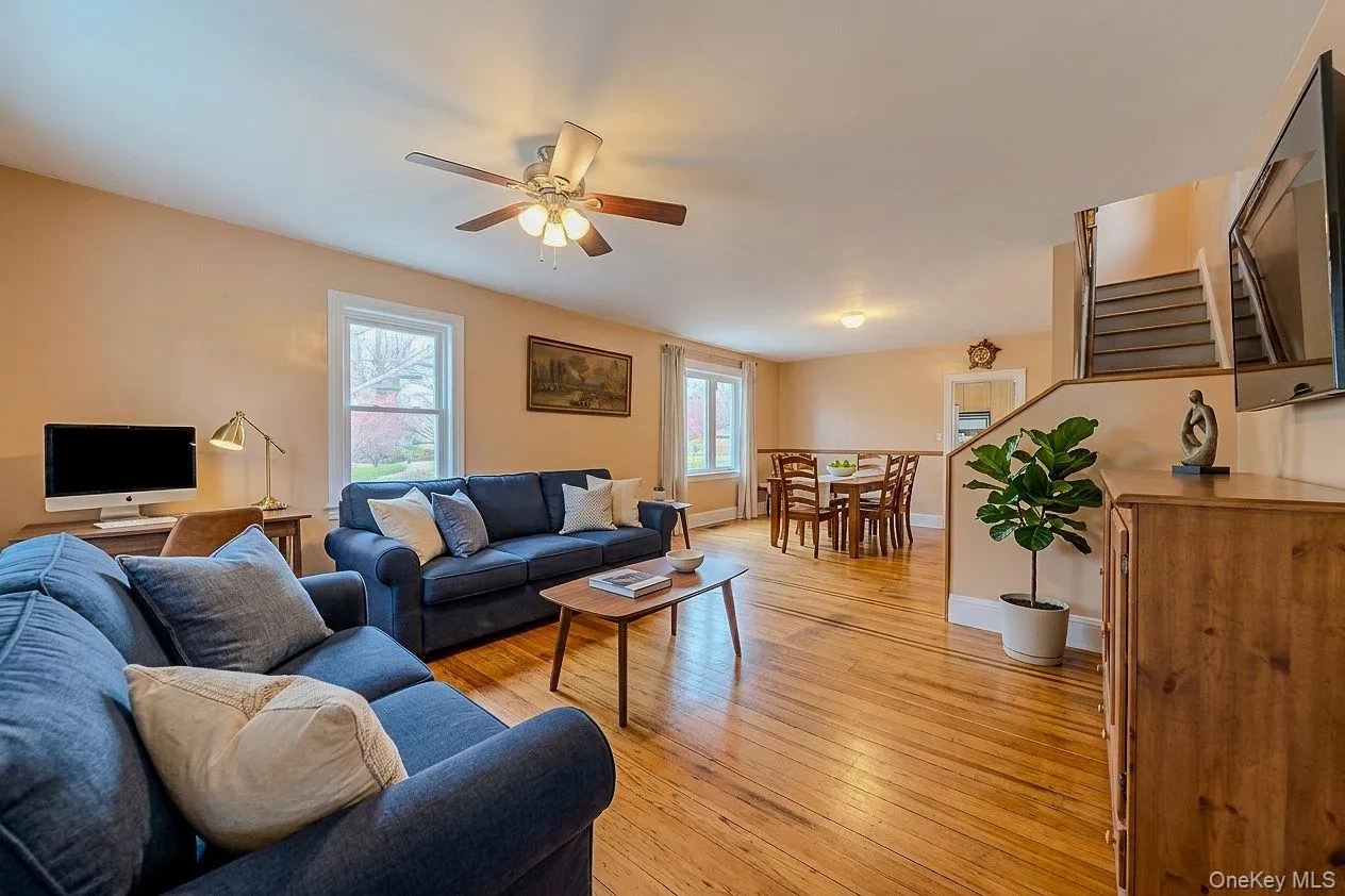 2802 Miles Avenue, New York, NY, 3 Bedrooms Bedrooms, 4 Rooms Rooms,2 BathroomsBathrooms,Residential,For Rent,Miles,0,1003681 2802 Miles Avenue, New York, NY, 3 Bedrooms Bedrooms, 4 Rooms Rooms,2 BathroomsBathrooms,Residential,For Rent,Miles,0,1003681