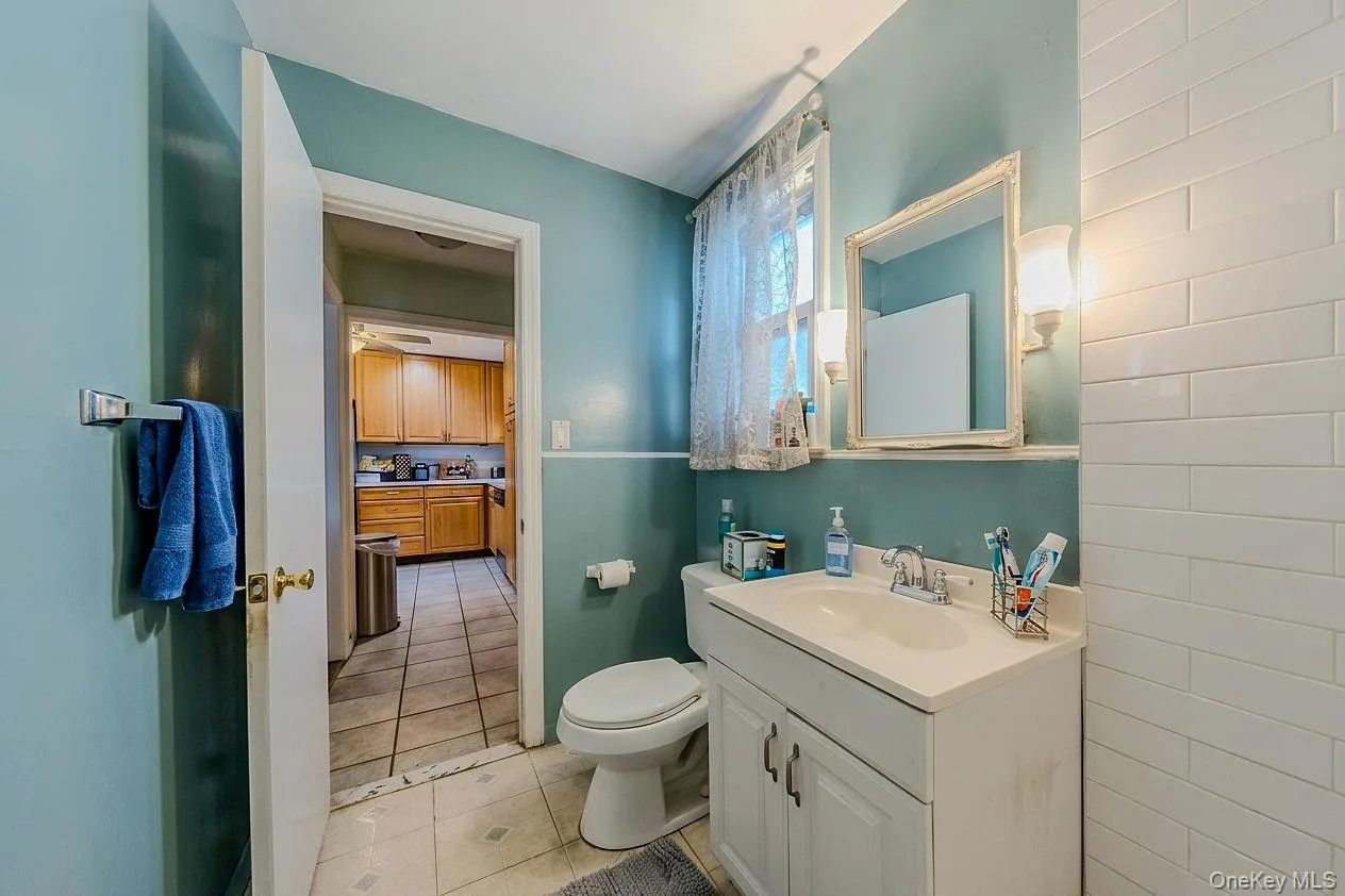 2802 Miles Avenue, New York, NY, 3 Bedrooms Bedrooms, 4 Rooms Rooms,2 BathroomsBathrooms,Residential,For Rent,Miles,0,1003681 2802 Miles Avenue, New York, NY, 3 Bedrooms Bedrooms, 4 Rooms Rooms,2 BathroomsBathrooms,Residential,For Rent,Miles,0,1003681