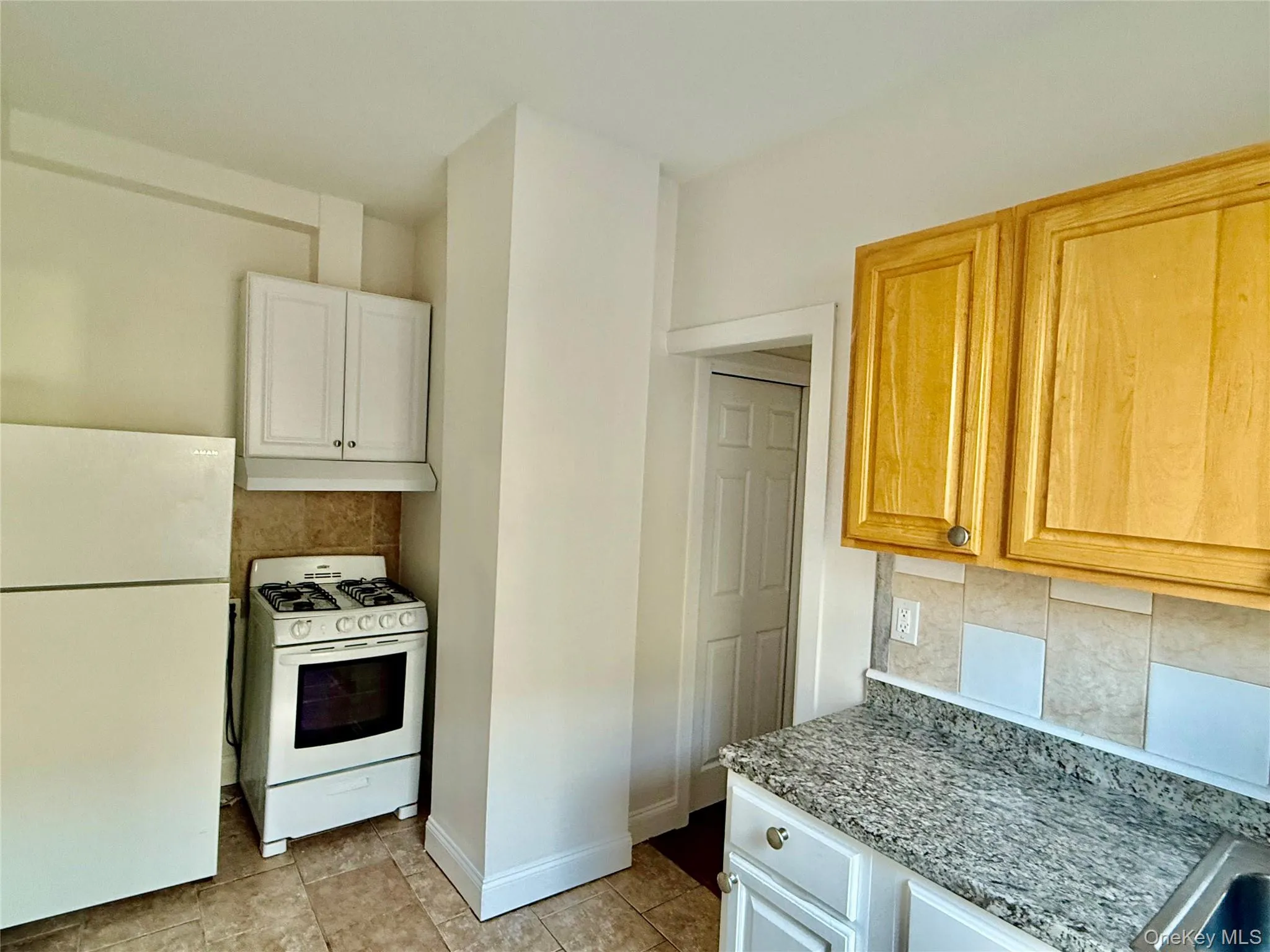 137 Lake Avenue, Yonkers, NY, 1 Bedroom Bedrooms, 4 Rooms Rooms,1 BathroomBathrooms,Residential Lease,For Rent,Lake,0,1003686 137 Lake Avenue, Yonkers, NY, 1 Bedroom Bedrooms, 4 Rooms Rooms,1 BathroomBathrooms,Residential Lease,For Rent,Lake,0,1003686