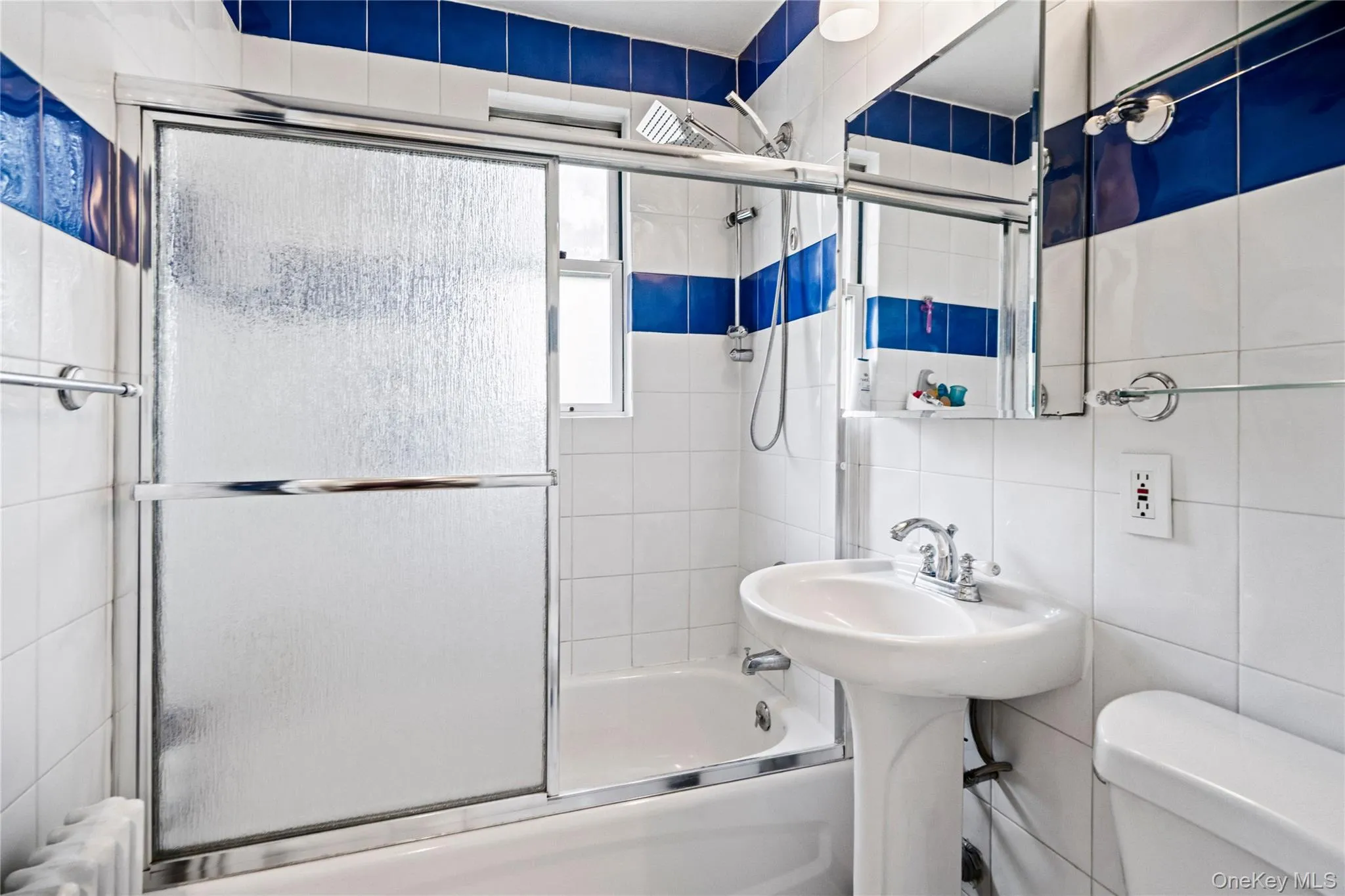 1 Edwards Street, North Hempstead, NY, 1 Bedroom Bedrooms, 4 Rooms Rooms,1 BathroomBathrooms,Residential,For Rent,Edwards,0,1003693 1 Edwards Street, North Hempstead, NY, 1 Bedroom Bedrooms, 4 Rooms Rooms,1 BathroomBathrooms,Residential,For Rent,Edwards,0,1003693