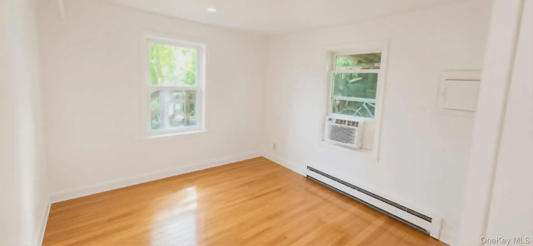 147 Woodbine Avenue, Huntington, NY, 1 Bedroom Bedrooms, 2 Rooms Rooms,1 BathroomBathrooms,Residential Lease,For Rent,Woodbine,0,1003695 147 Woodbine Avenue, Huntington, NY, 1 Bedroom Bedrooms, 2 Rooms Rooms,1 BathroomBathrooms,Residential Lease,For Rent,Woodbine,0,1003695