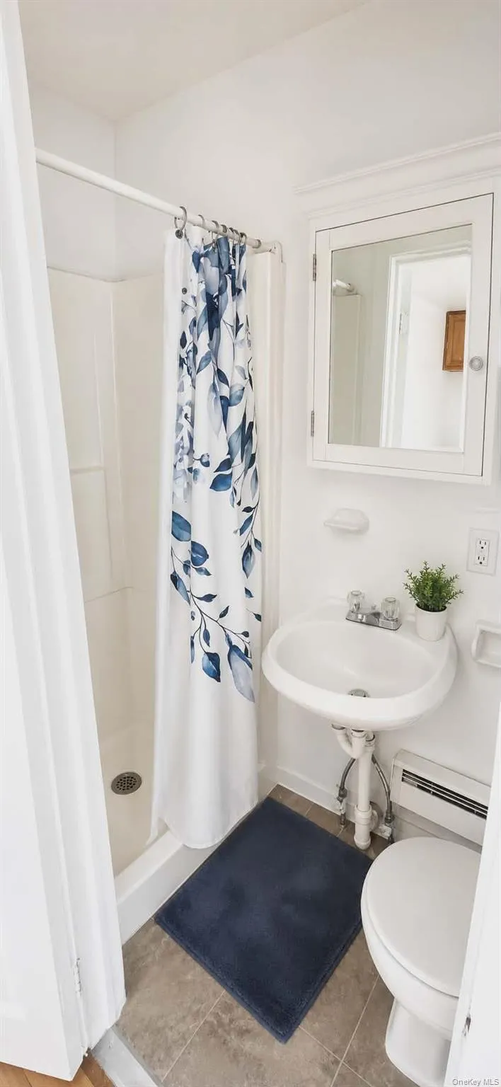 147 Woodbine Avenue, Huntington, NY, 1 Bedroom Bedrooms, 2 Rooms Rooms,1 BathroomBathrooms,Residential Lease,For Rent,Woodbine,0,1003695 147 Woodbine Avenue, Huntington, NY, 1 Bedroom Bedrooms, 2 Rooms Rooms,1 BathroomBathrooms,Residential Lease,For Rent,Woodbine,0,1003695