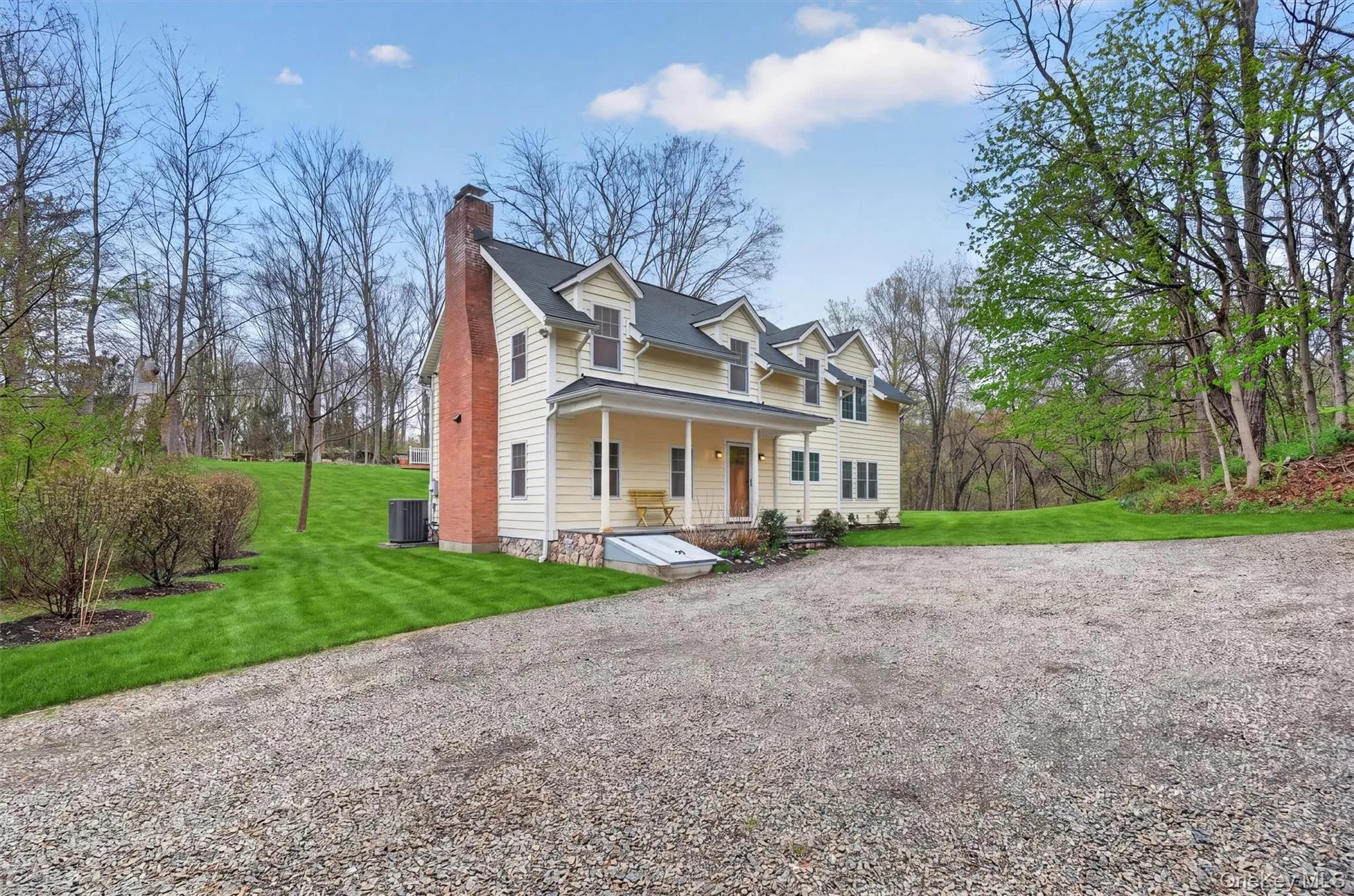 An antique farmhouse - meticulously maintained & extremely private. An antique farmhouse - meticulously maintained & extremely private.