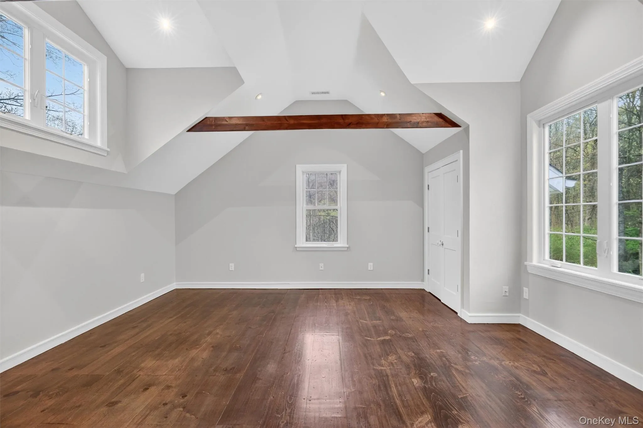 Large 2nd bedroom. Large 2nd bedroom.
