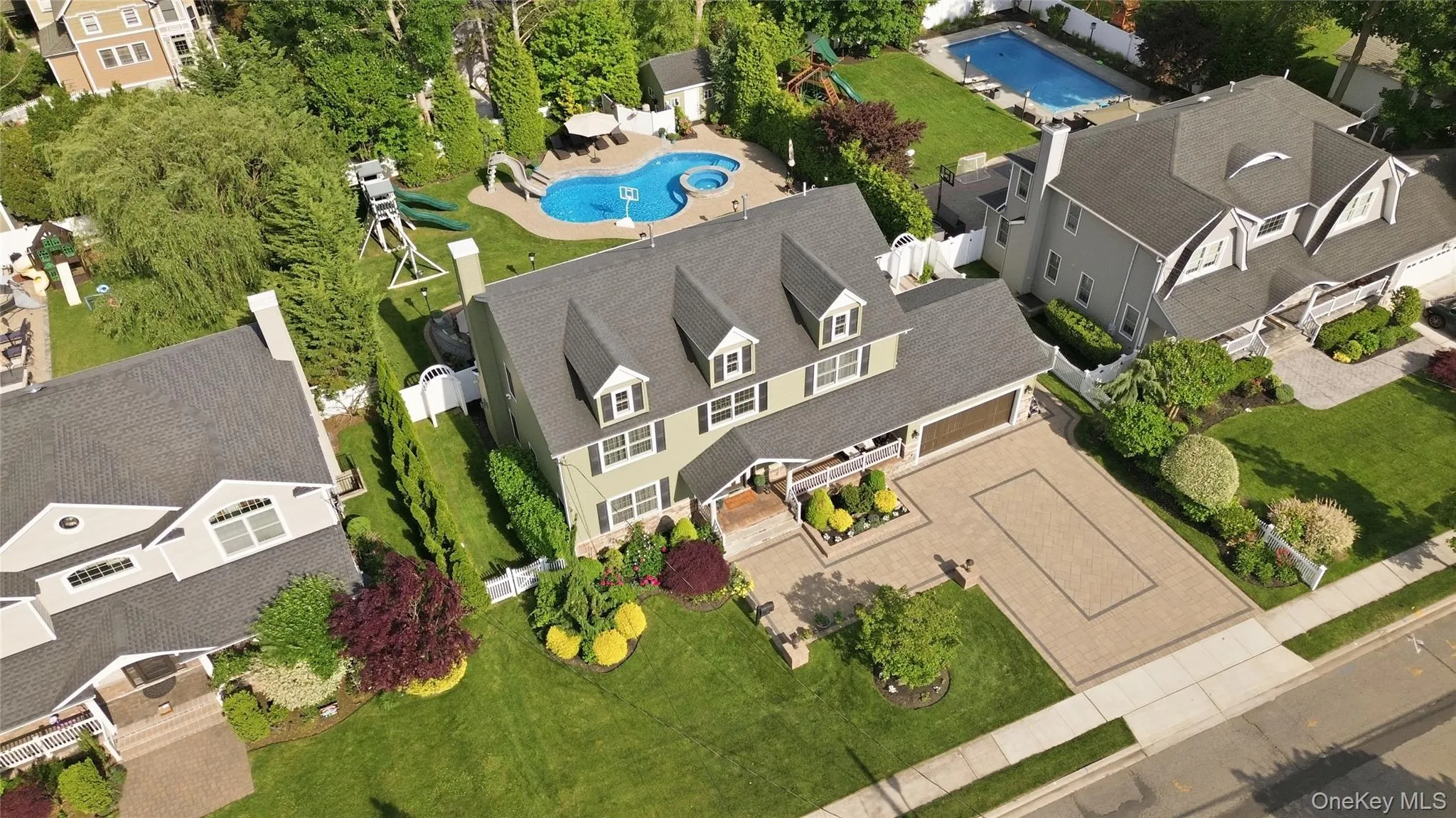 27 Davison Place, Hempstead, NY, 4 Bedrooms Bedrooms, 7 Rooms Rooms,2 BathroomsBathrooms,Residential,For Rent,Davison,0,1003709 27 Davison Place, Hempstead, NY, 4 Bedrooms Bedrooms, 7 Rooms Rooms,2 BathroomsBathrooms,Residential,For Rent,Davison,0,1003709
