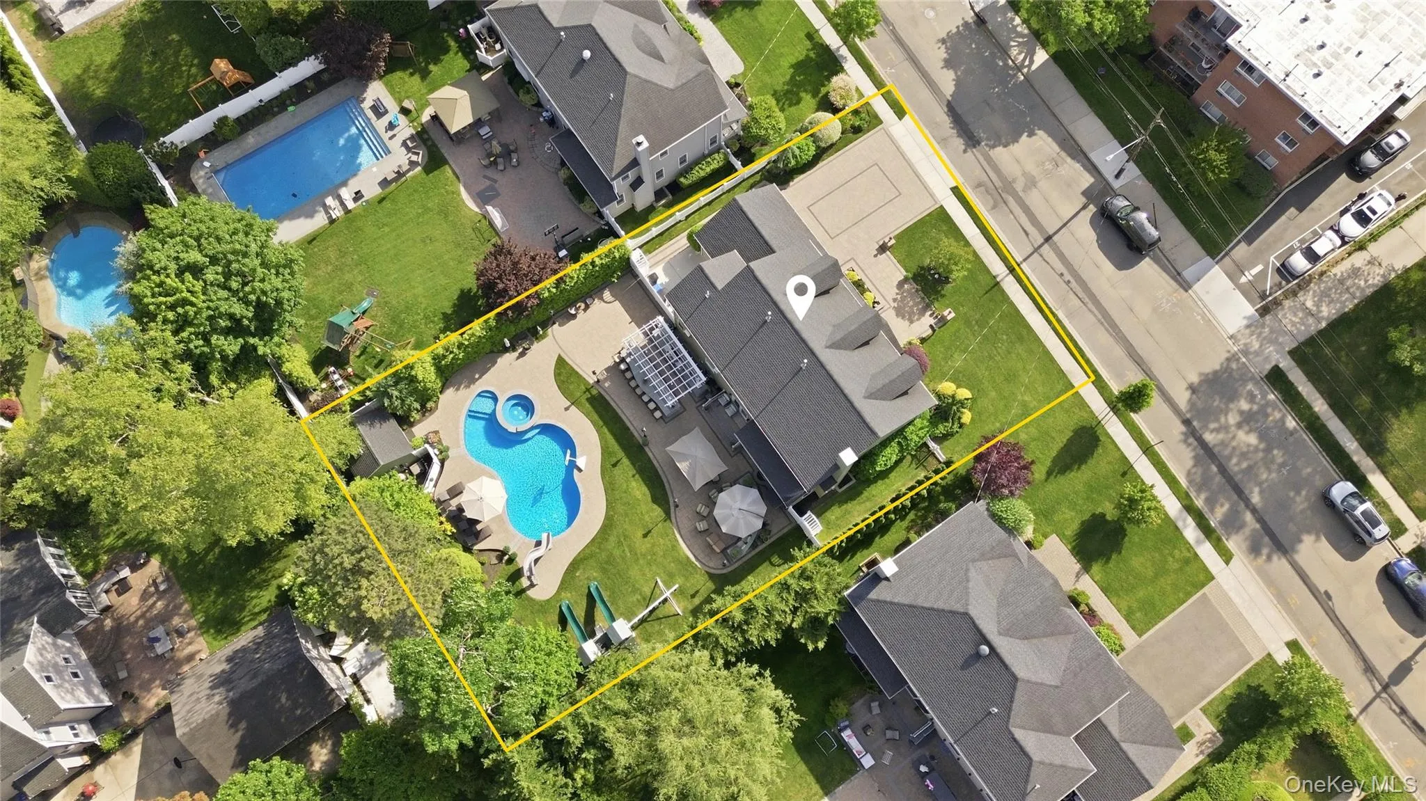 27 Davison Place, Hempstead, NY, 4 Bedrooms Bedrooms, 7 Rooms Rooms,2 BathroomsBathrooms,Residential,For Rent,Davison,0,1003709 27 Davison Place, Hempstead, NY, 4 Bedrooms Bedrooms, 7 Rooms Rooms,2 BathroomsBathrooms,Residential,For Rent,Davison,0,1003709