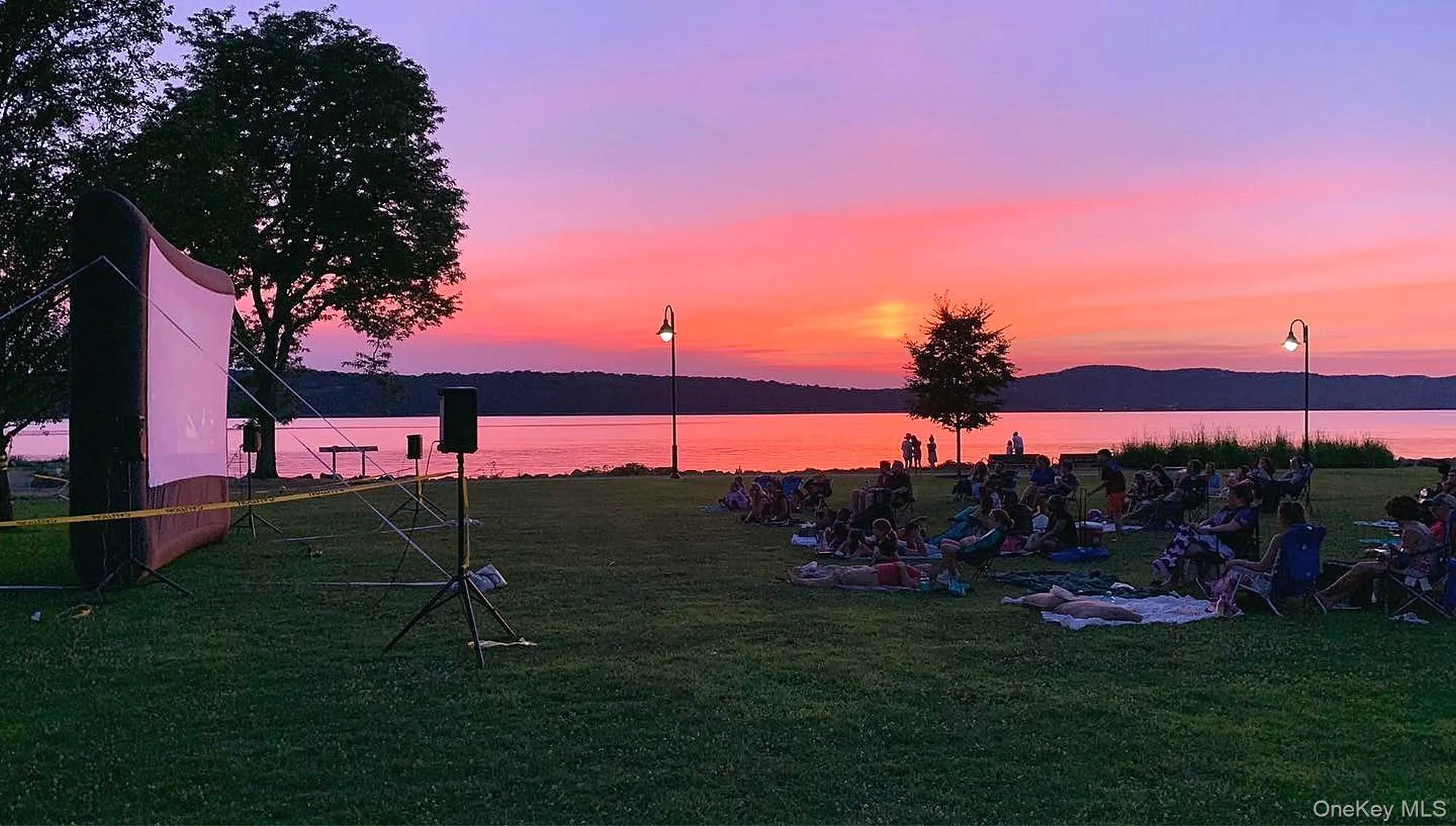 Photo of the Dobbs Ferry waterfront park at sunset Photo of the Dobbs Ferry waterfront park at sunset