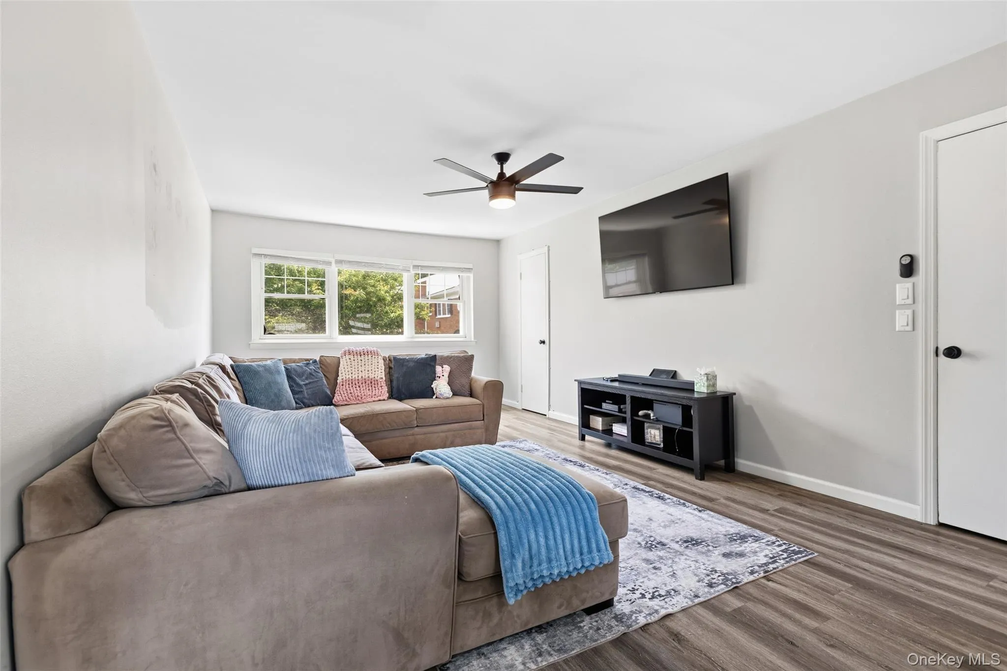 1879 Crompond Road, Peekskill, NY, 2 Bedrooms Bedrooms, 5 Rooms Rooms,1 BathroomBathrooms,Residential,For Rent,Crompond,0,1003723 1879 Crompond Road, Peekskill, NY, 2 Bedrooms Bedrooms, 5 Rooms Rooms,1 BathroomBathrooms,Residential,For Rent,Crompond,0,1003723