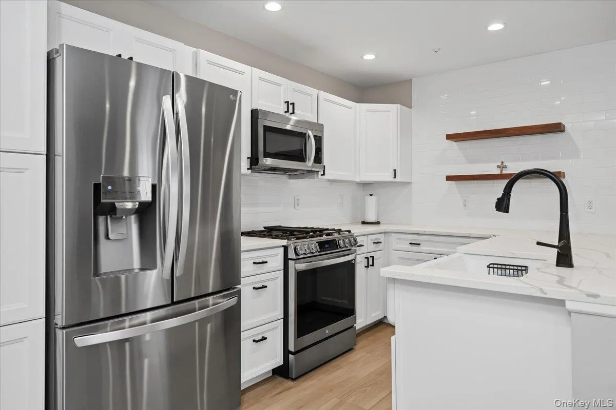 56 The Rise, Warwick (town), NY, 2 Bedrooms Bedrooms, 5 Rooms Rooms,1 BathroomBathrooms,Residential Lease,For Rent,The Rise,0,1003726 56 The Rise, Warwick (town), NY, 2 Bedrooms Bedrooms, 5 Rooms Rooms,1 BathroomBathrooms,Residential Lease,For Rent,The Rise,0,1003726