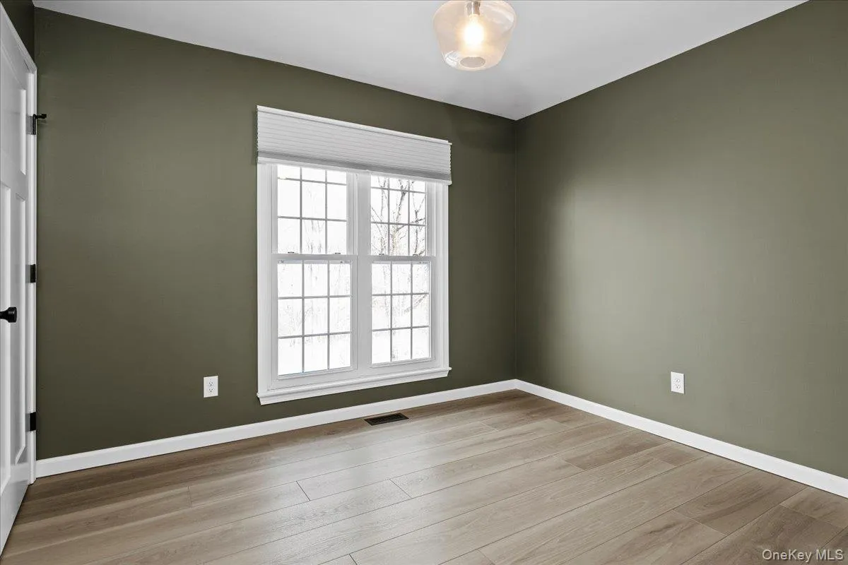 56 The Rise, Warwick (town), NY, 2 Bedrooms Bedrooms, 5 Rooms Rooms,1 BathroomBathrooms,Residential Lease,For Rent,The Rise,0,1003726 56 The Rise, Warwick (town), NY, 2 Bedrooms Bedrooms, 5 Rooms Rooms,1 BathroomBathrooms,Residential Lease,For Rent,The Rise,0,1003726