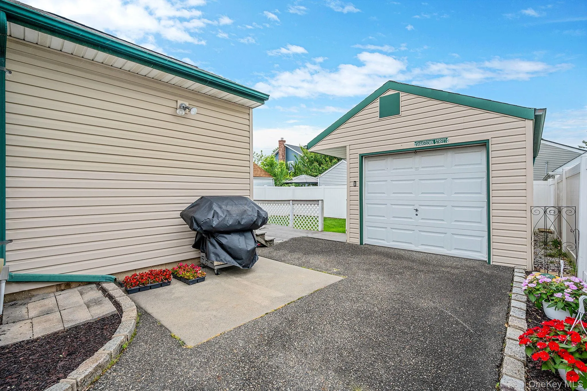 10 Gordon Avenue, North Hempstead, NY, 3 Bedrooms Bedrooms, 7 Rooms Rooms,1 BathroomBathrooms,Residential,For Rent,Gordon,0,1003728 10 Gordon Avenue, North Hempstead, NY, 3 Bedrooms Bedrooms, 7 Rooms Rooms,1 BathroomBathrooms,Residential,For Rent,Gordon,0,1003728
