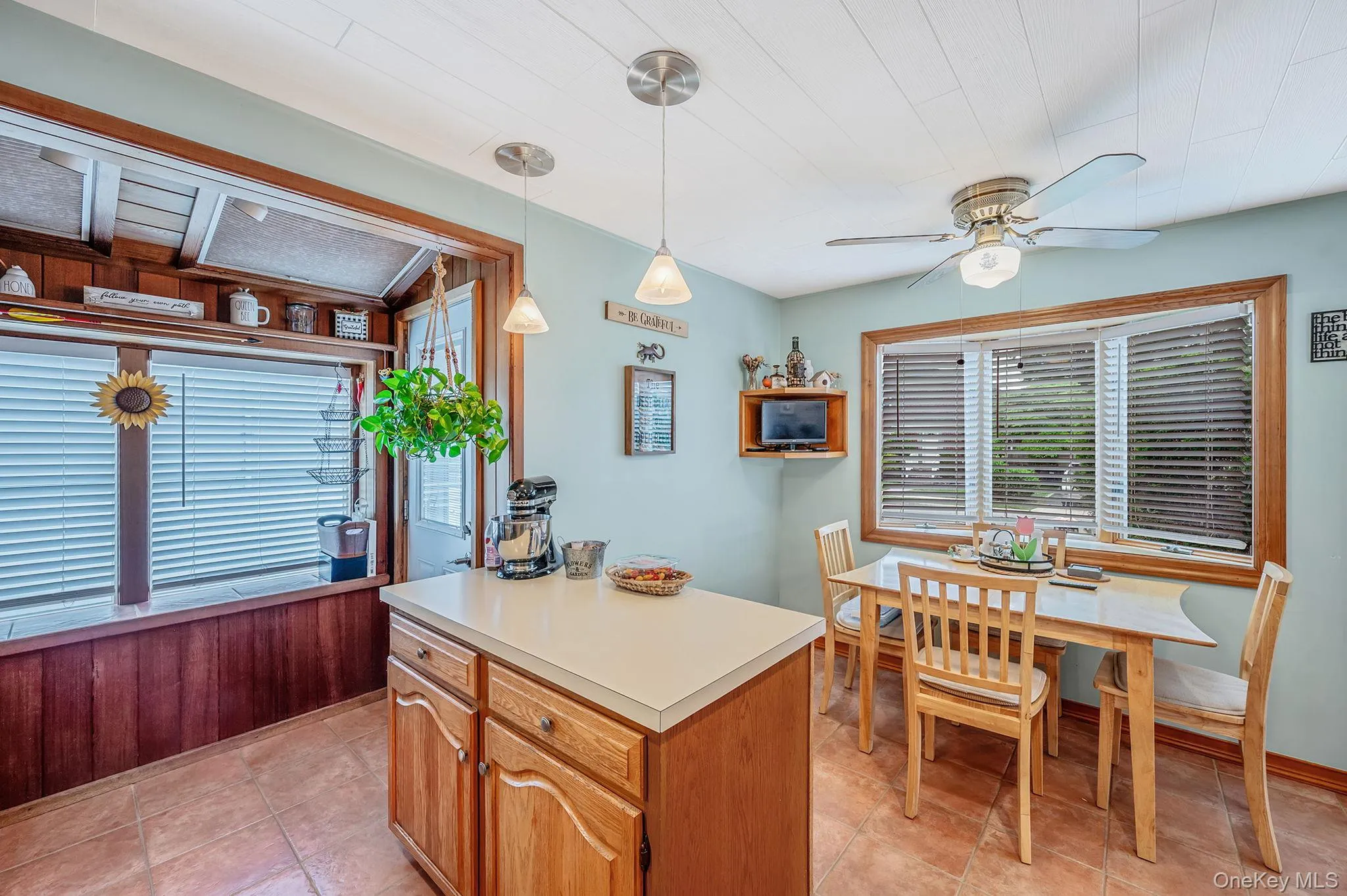 10 Gordon Avenue, North Hempstead, NY, 3 Bedrooms Bedrooms, 7 Rooms Rooms,1 BathroomBathrooms,Residential,For Rent,Gordon,0,1003728 10 Gordon Avenue, North Hempstead, NY, 3 Bedrooms Bedrooms, 7 Rooms Rooms,1 BathroomBathrooms,Residential,For Rent,Gordon,0,1003728