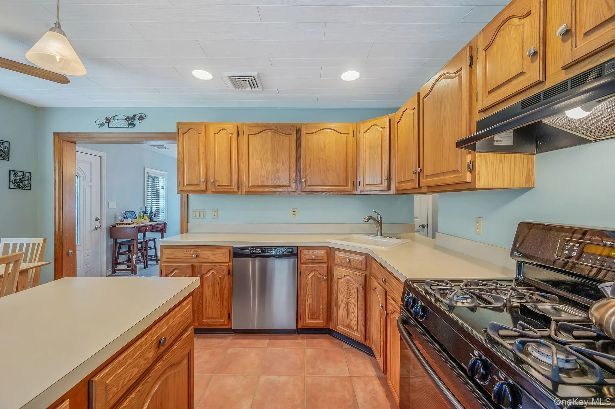 10 Gordon Avenue, North Hempstead, NY, 3 Bedrooms Bedrooms, 7 Rooms Rooms,1 BathroomBathrooms,Residential,For Rent,Gordon,0,1003728 10 Gordon Avenue, North Hempstead, NY, 3 Bedrooms Bedrooms, 7 Rooms Rooms,1 BathroomBathrooms,Residential,For Rent,Gordon,0,1003728