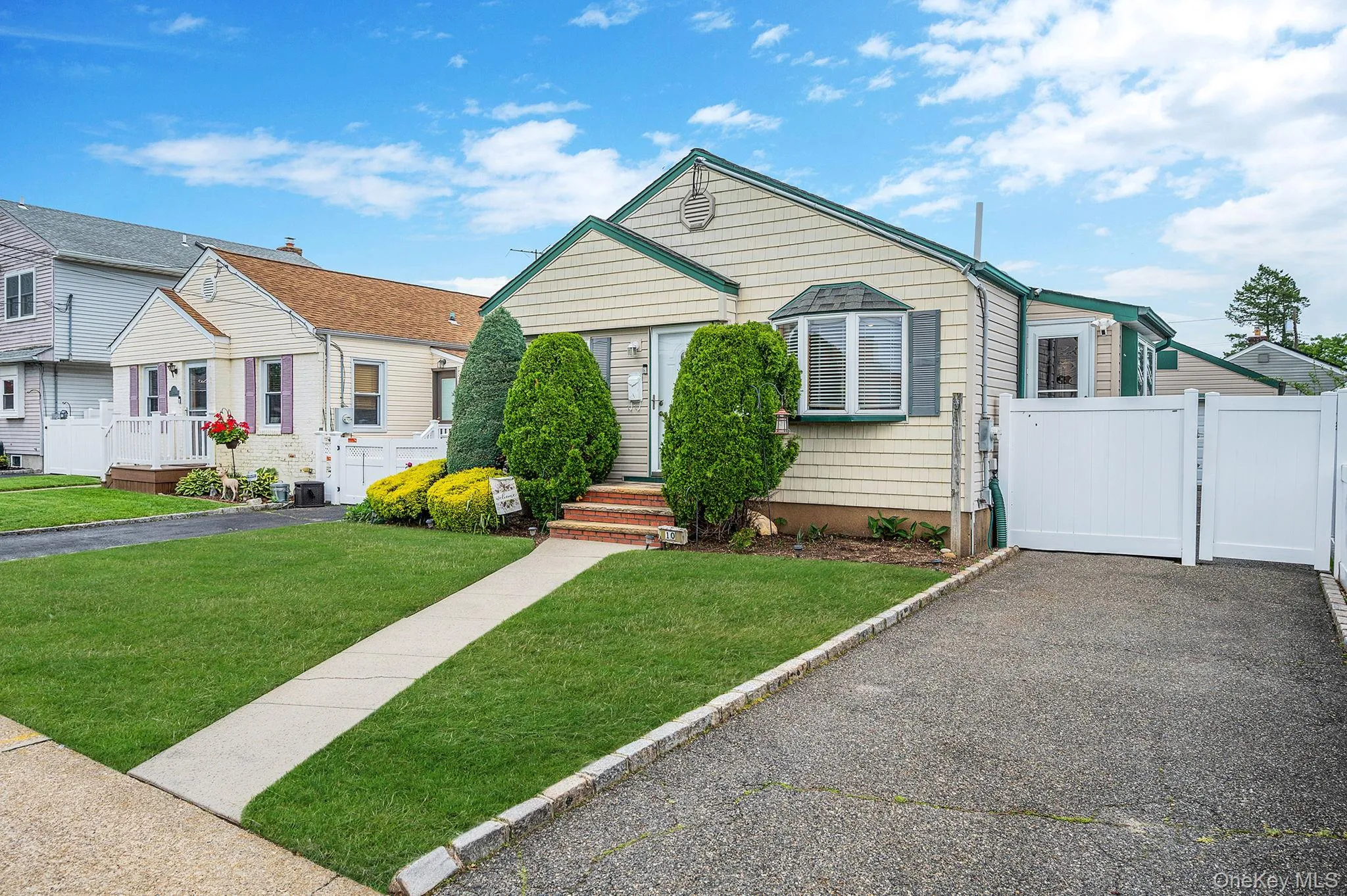 10 Gordon Avenue, North Hempstead, NY, 3 Bedrooms Bedrooms, 7 Rooms Rooms,1 BathroomBathrooms,Residential,For Rent,Gordon,0,1003728 10 Gordon Avenue, North Hempstead, NY, 3 Bedrooms Bedrooms, 7 Rooms Rooms,1 BathroomBathrooms,Residential,For Rent,Gordon,0,1003728